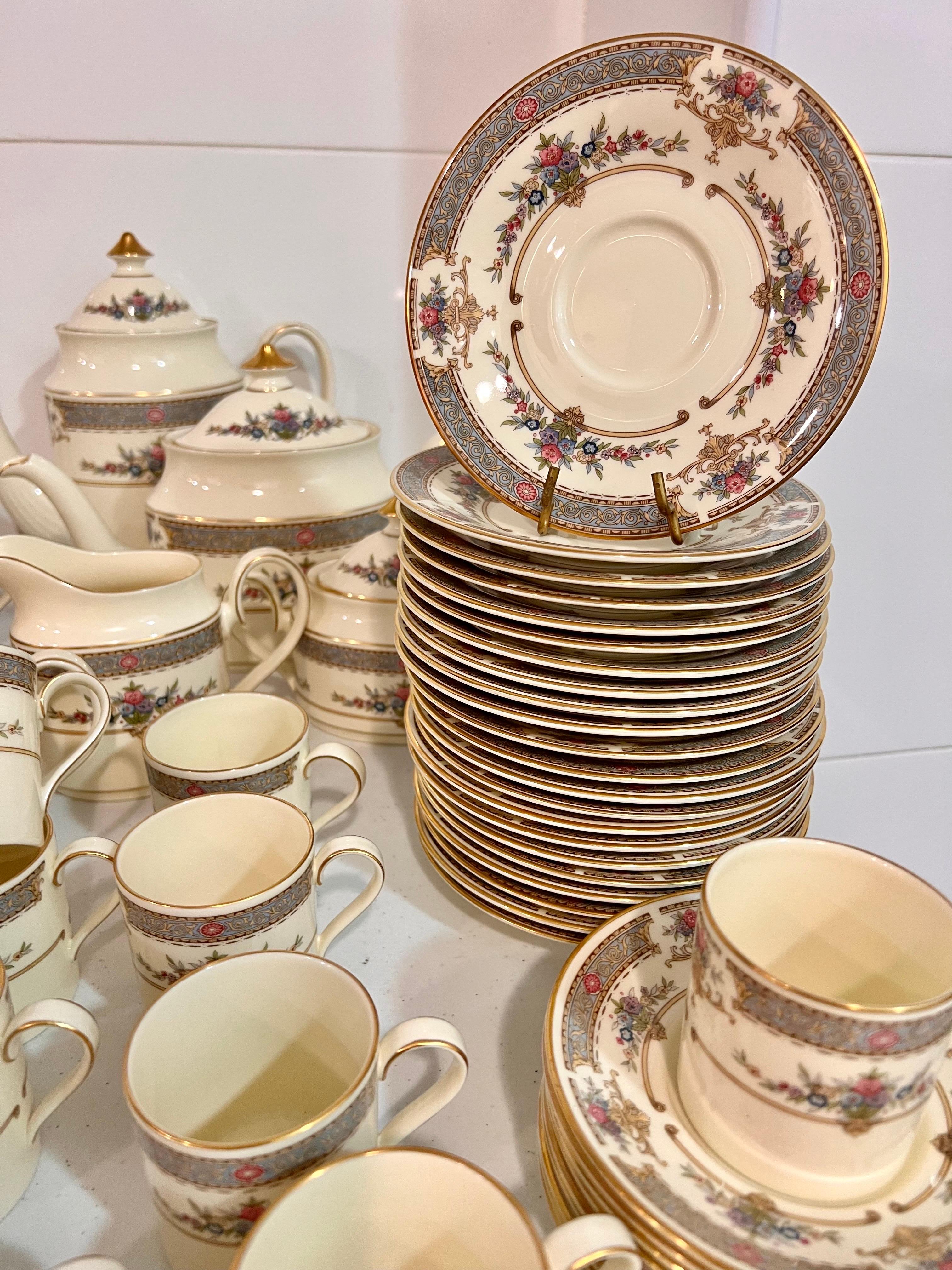 Request info for flatware and diner ware 
we sell them individually or in sets
We have a full collection that originally was for 24 servings 
This Kingswood pattern was manufactured for 21 years by the Royal Doulton China company, based in