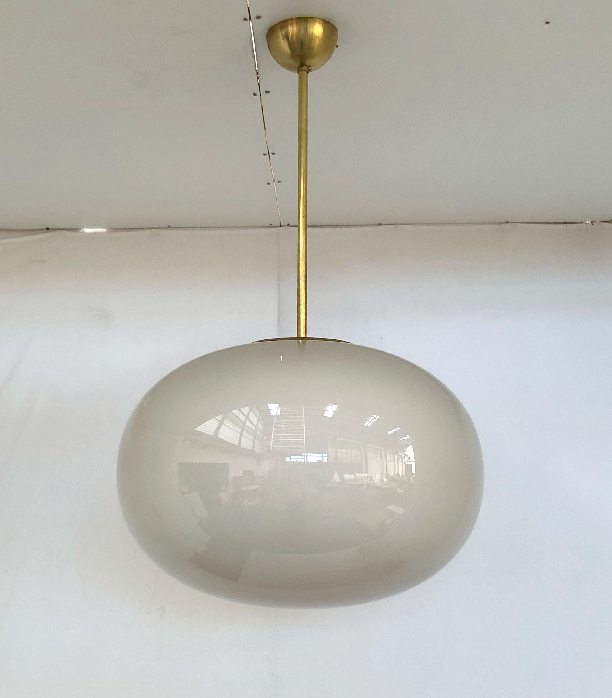 replacement pebble glass shade In Excellent Condition In Los Angeles, CA