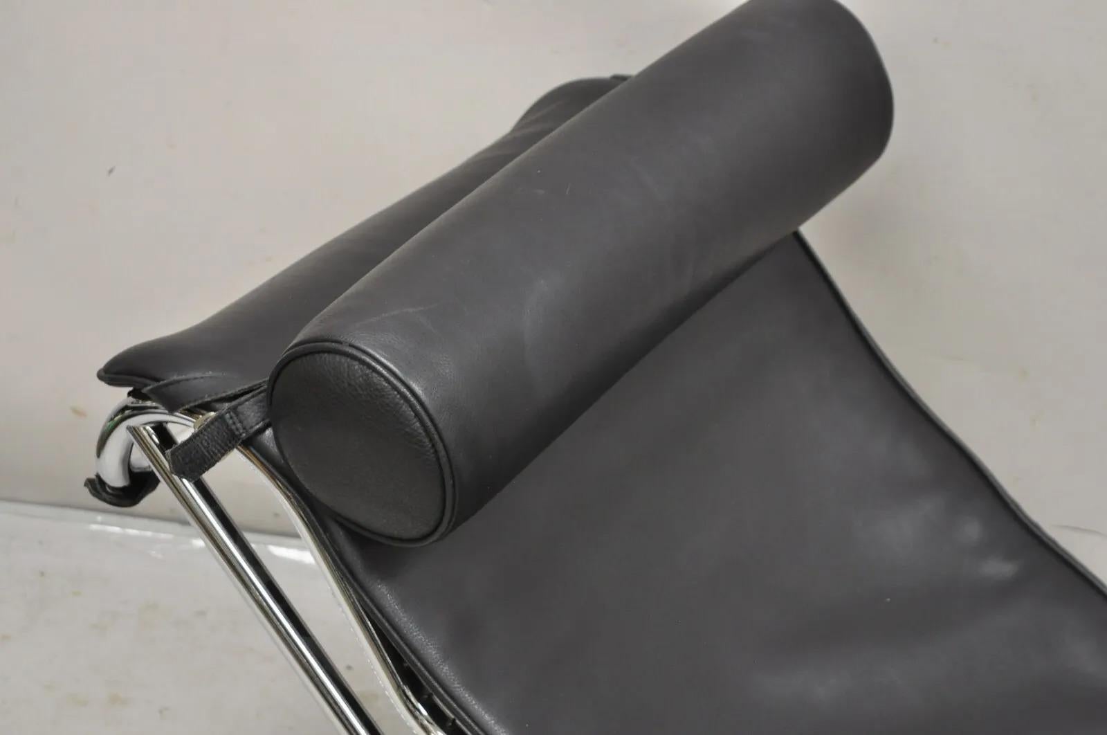 Mid-Century Modern Replica Le Corbusier LC4 Style Chaise Lounge Chair in Black Leather For Sale