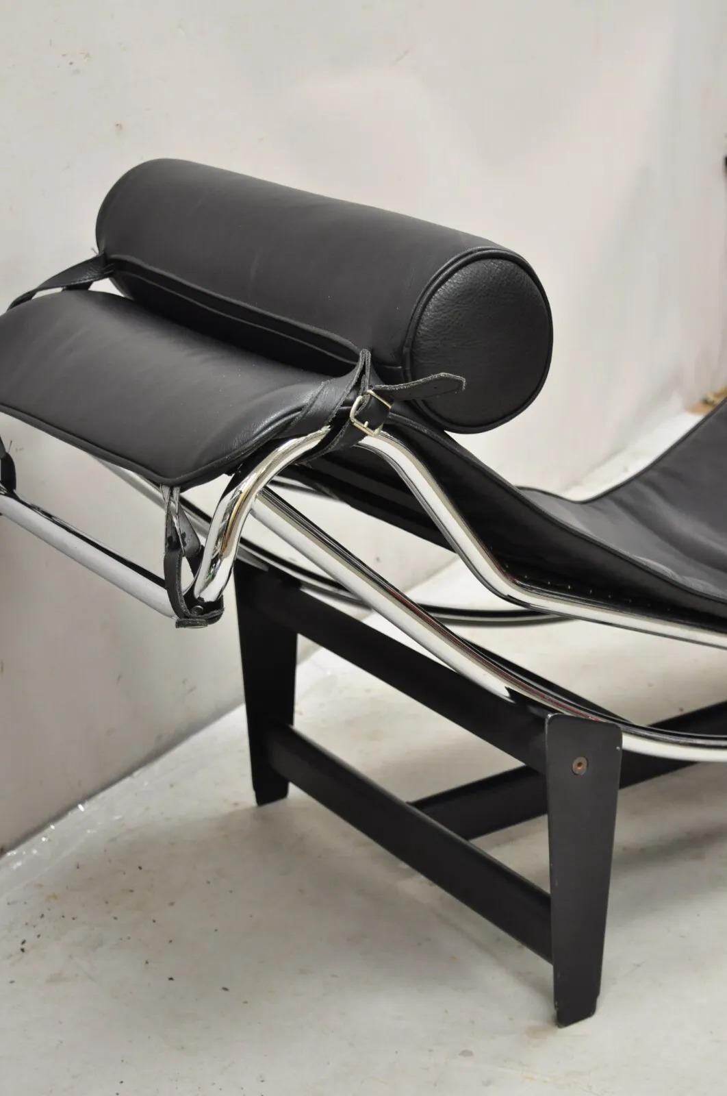 20th Century Replica Le Corbusier LC4 Style Chaise Lounge Chair in Black Leather For Sale
