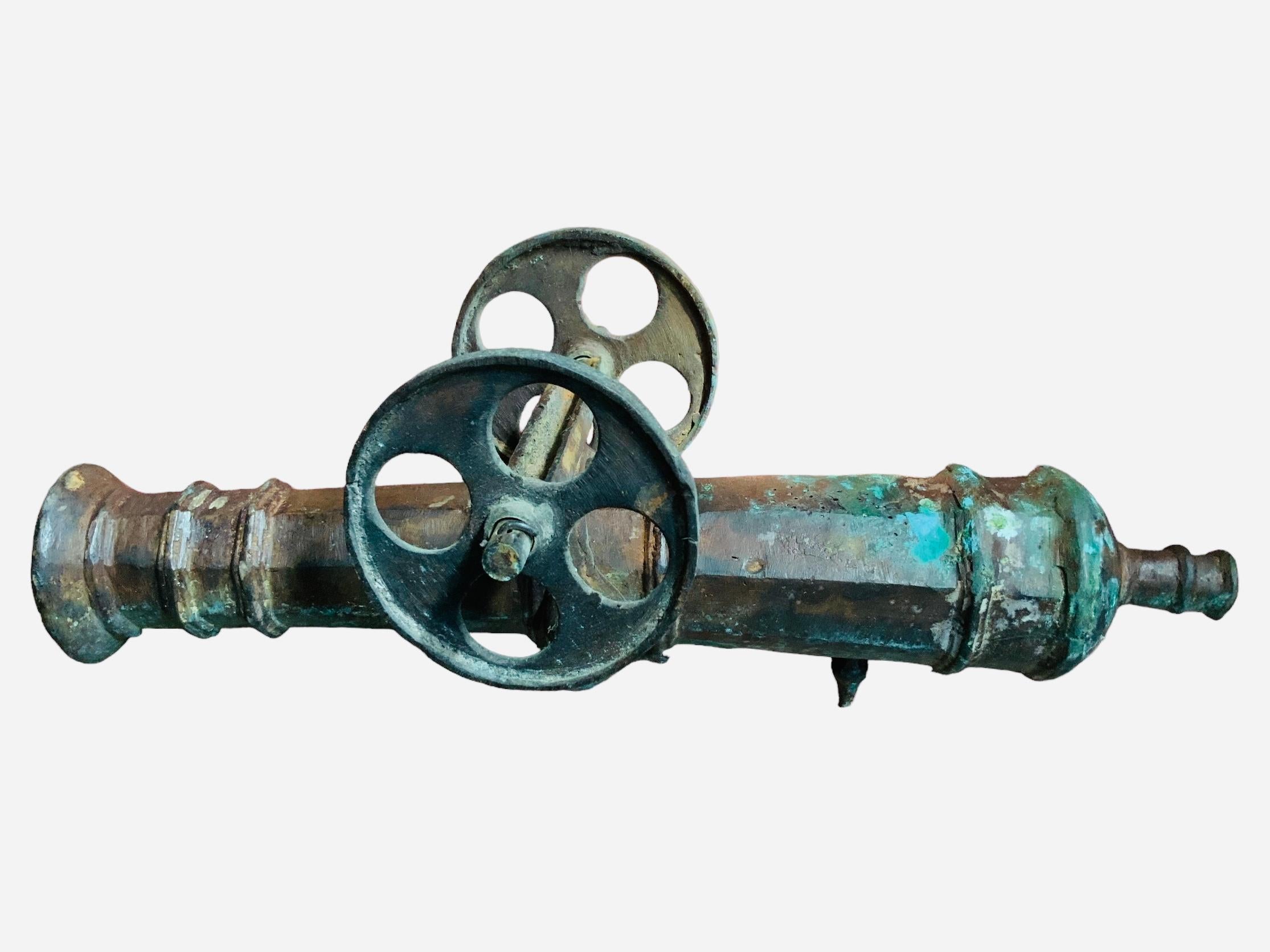 Replica del modello di un cannone di bronzo in vendita 2