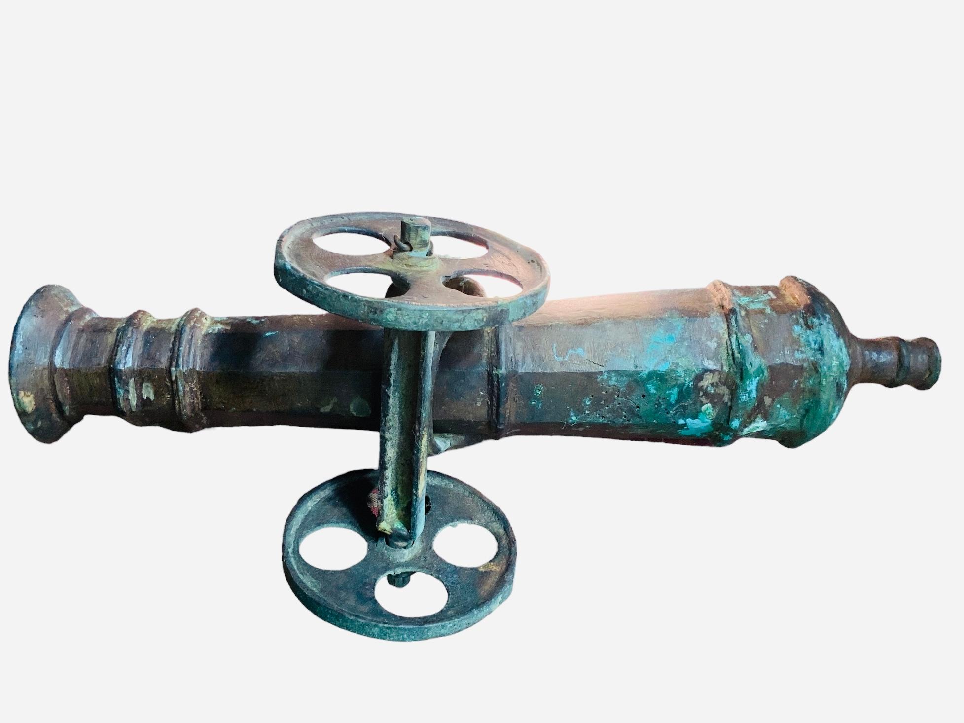 XIX secolo Replica del modello di un cannone di bronzo in vendita