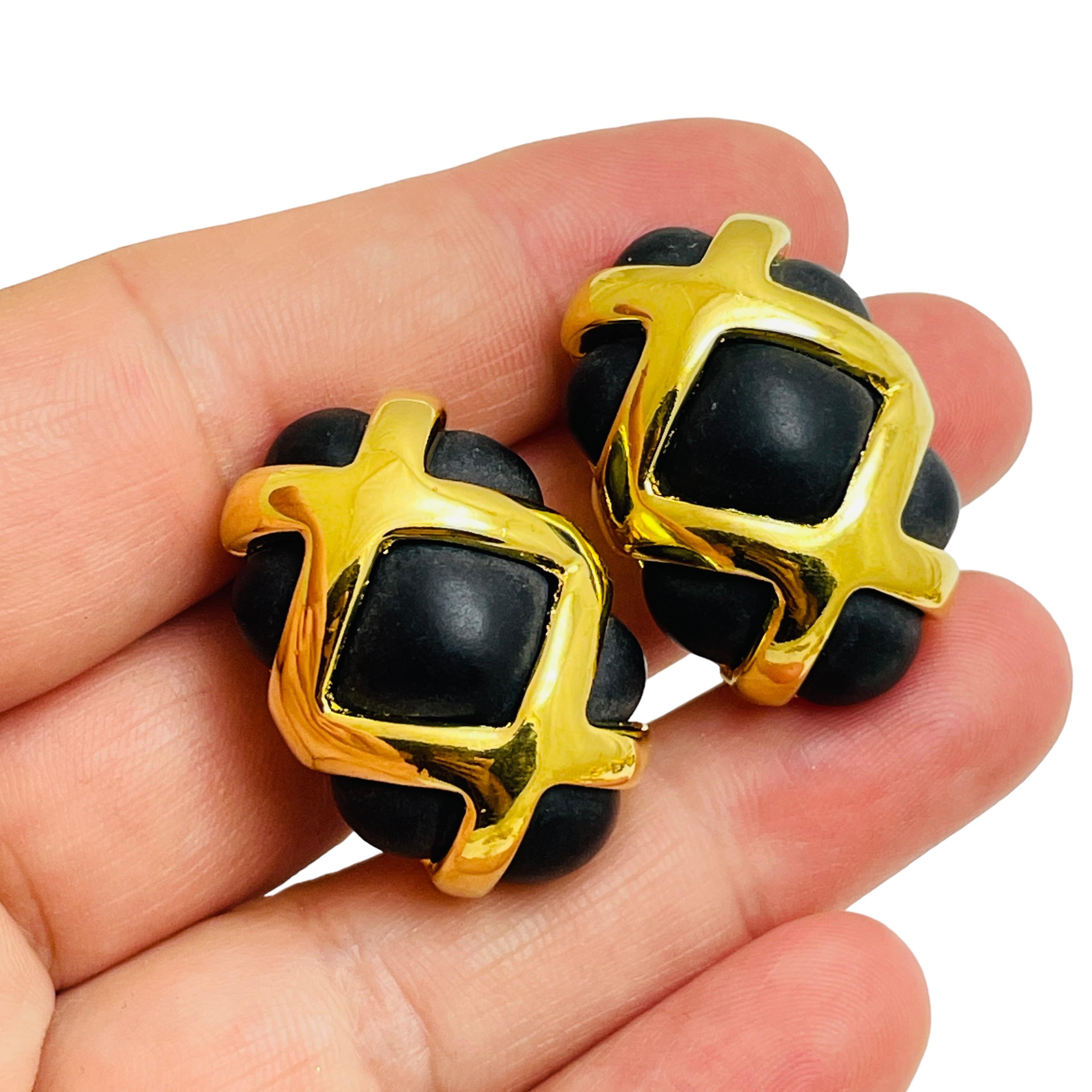 Women's REPLICA signed vintage gold black massive designer runway clip on earrings For Sale