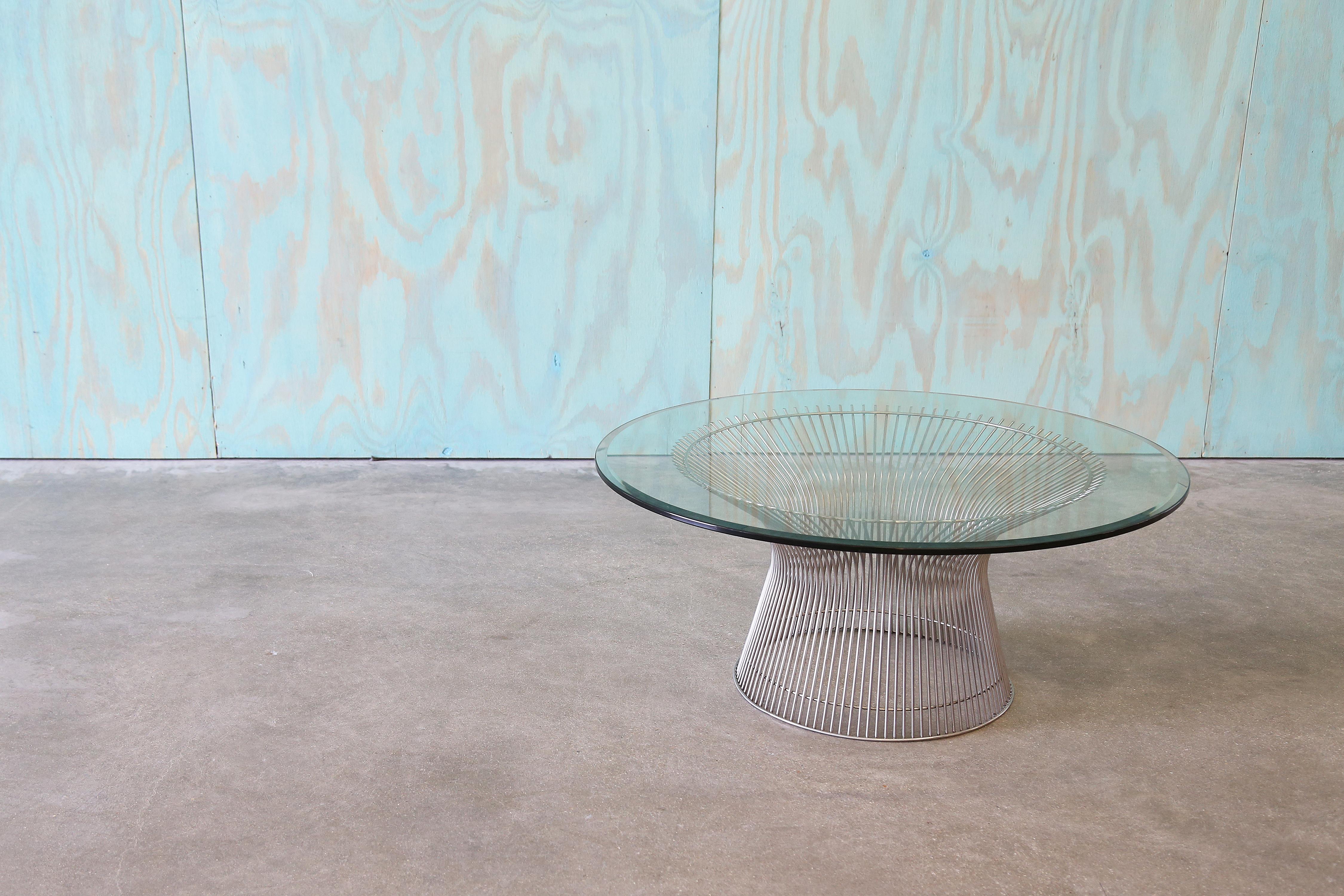 Réplique de la table basse en chrome et verre 36