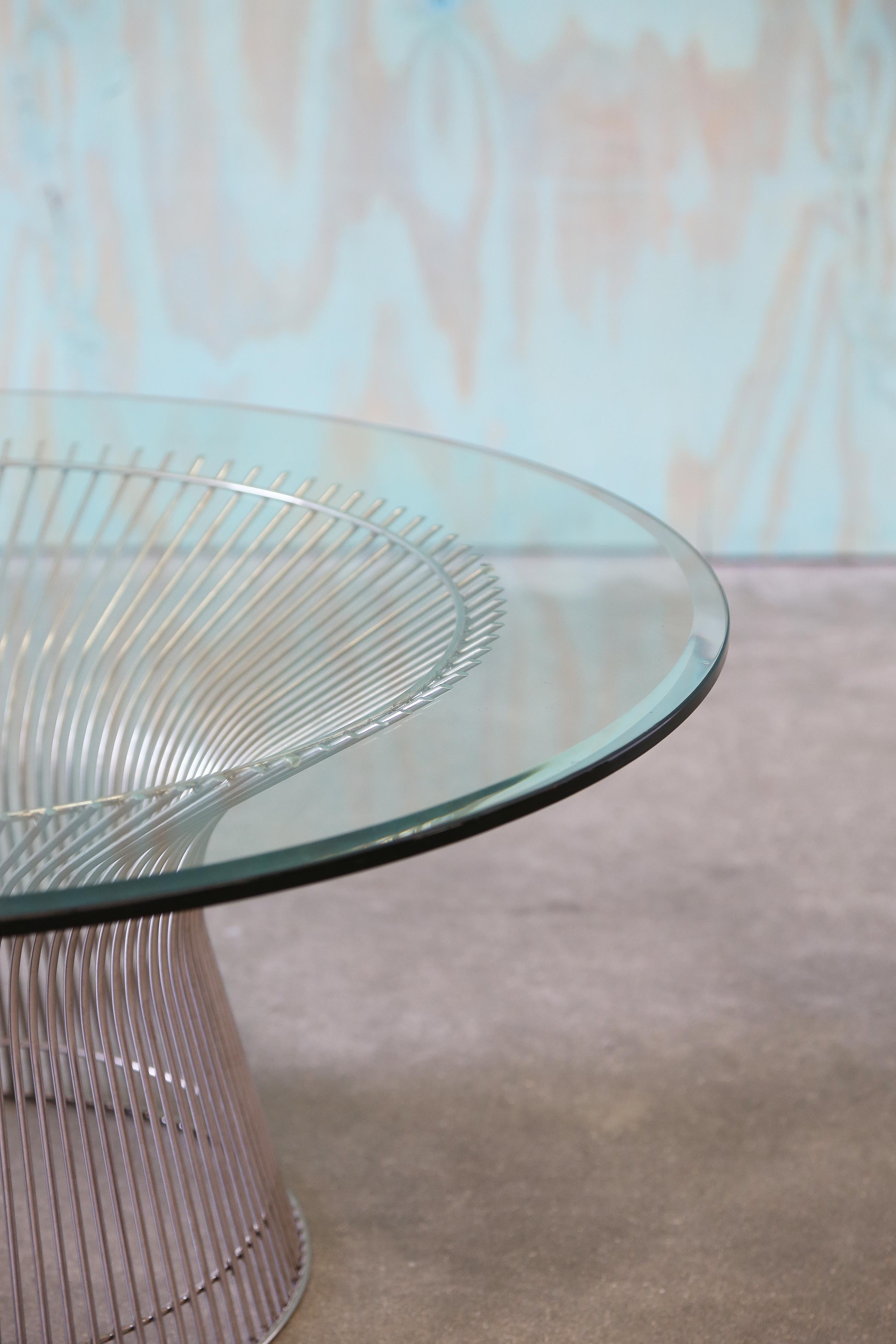 Réplique de la table basse en chrome et verre 36