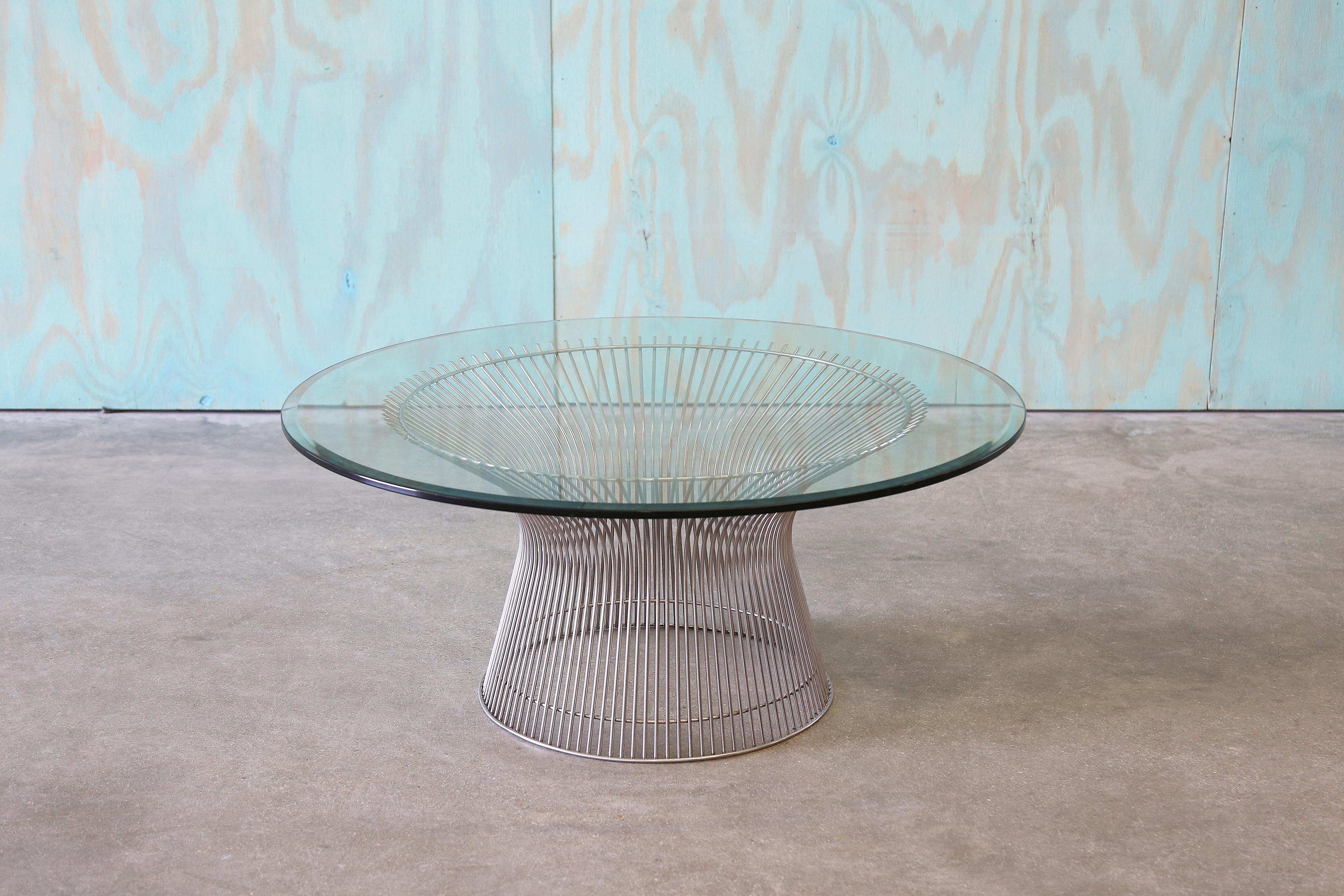 Réplique de la table basse en chrome et verre 36