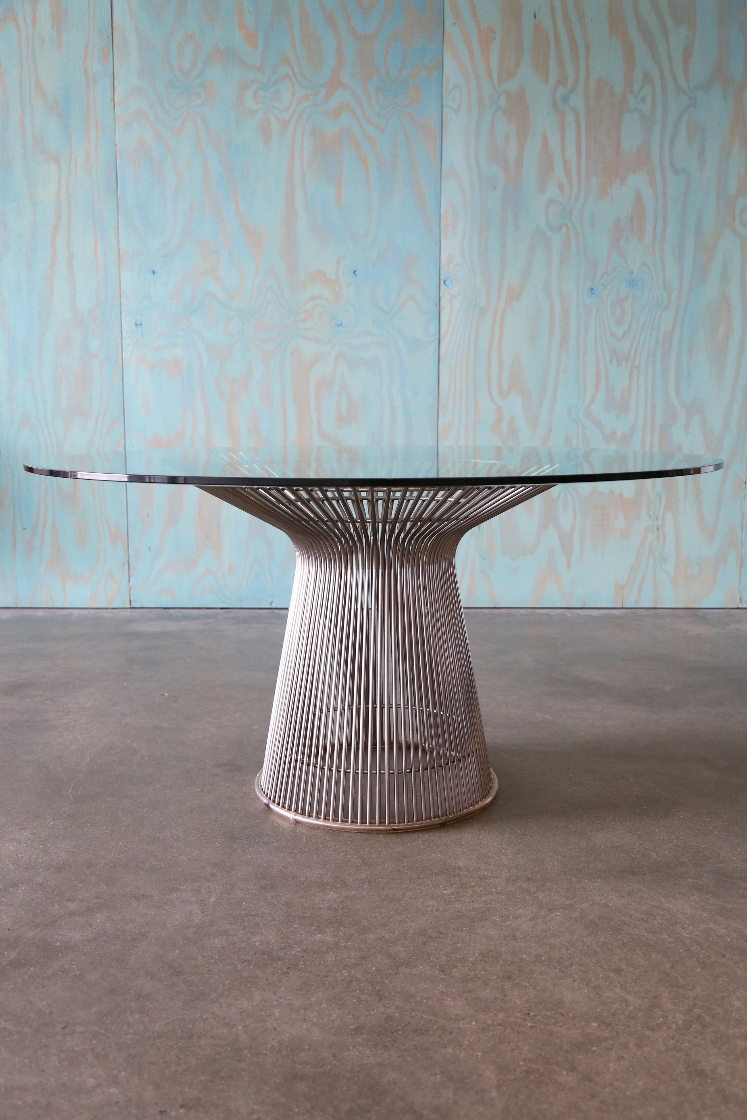 Mid-Century Modern Réplique de la table de salle à manger en chrome et verre 54