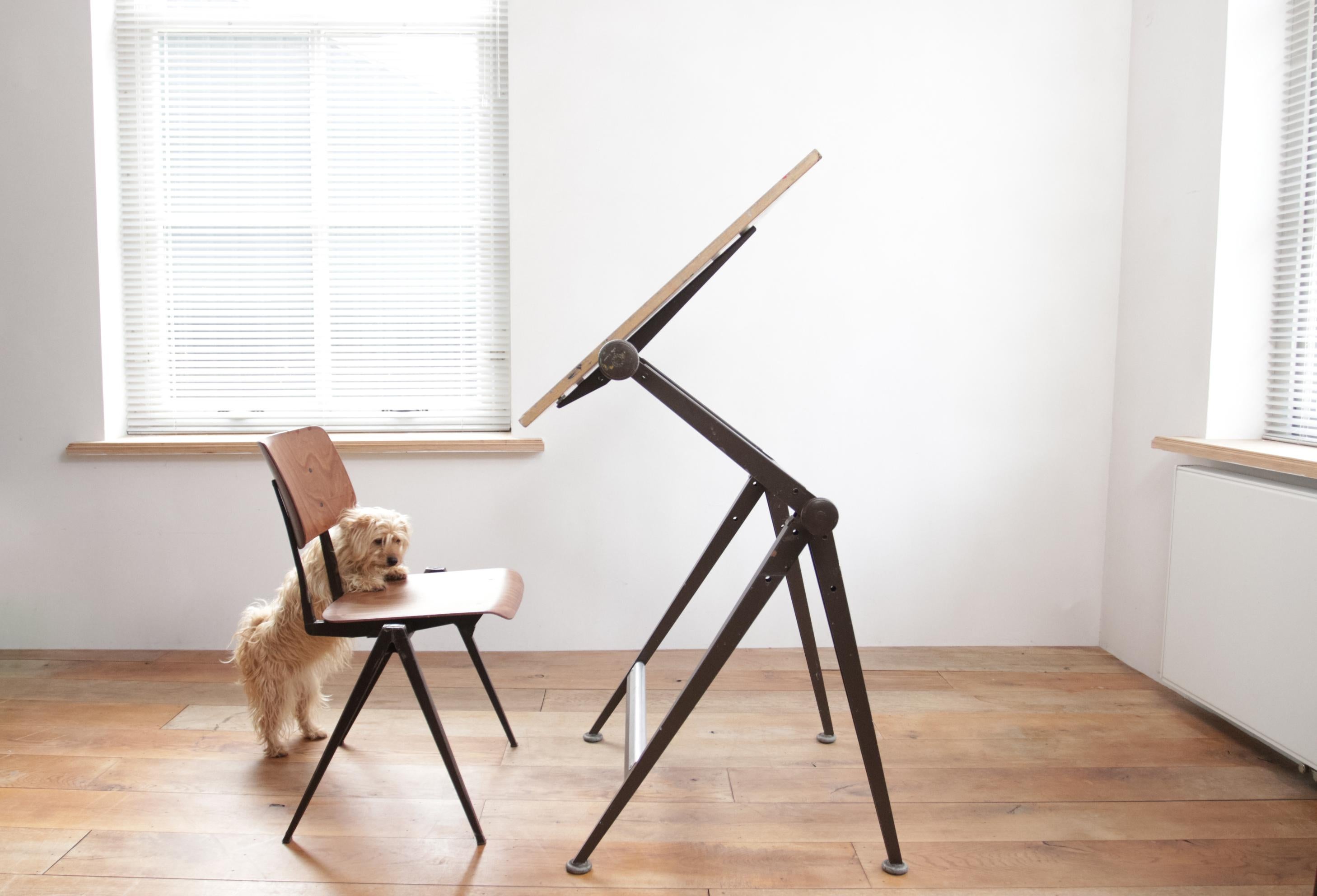 Reply Dutch Design Architect drawing table designed by Wim Rietveld and Friso Kramer for Ahrend de Circel in 1959.
Design Classic, awarded with the 