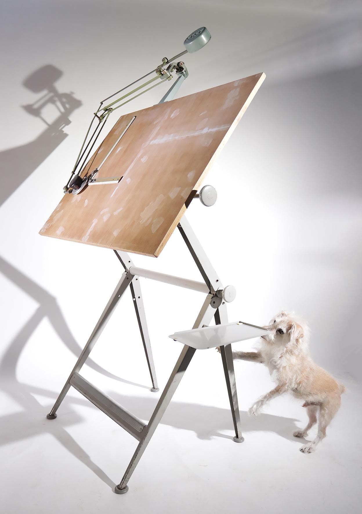 Complete Reply Dutch Design Architect drawing / drafting table designed by Wim Rietveld and Friso Kramer for Ahrend de Circel in 1959.
Design Classic, awarded with the 
