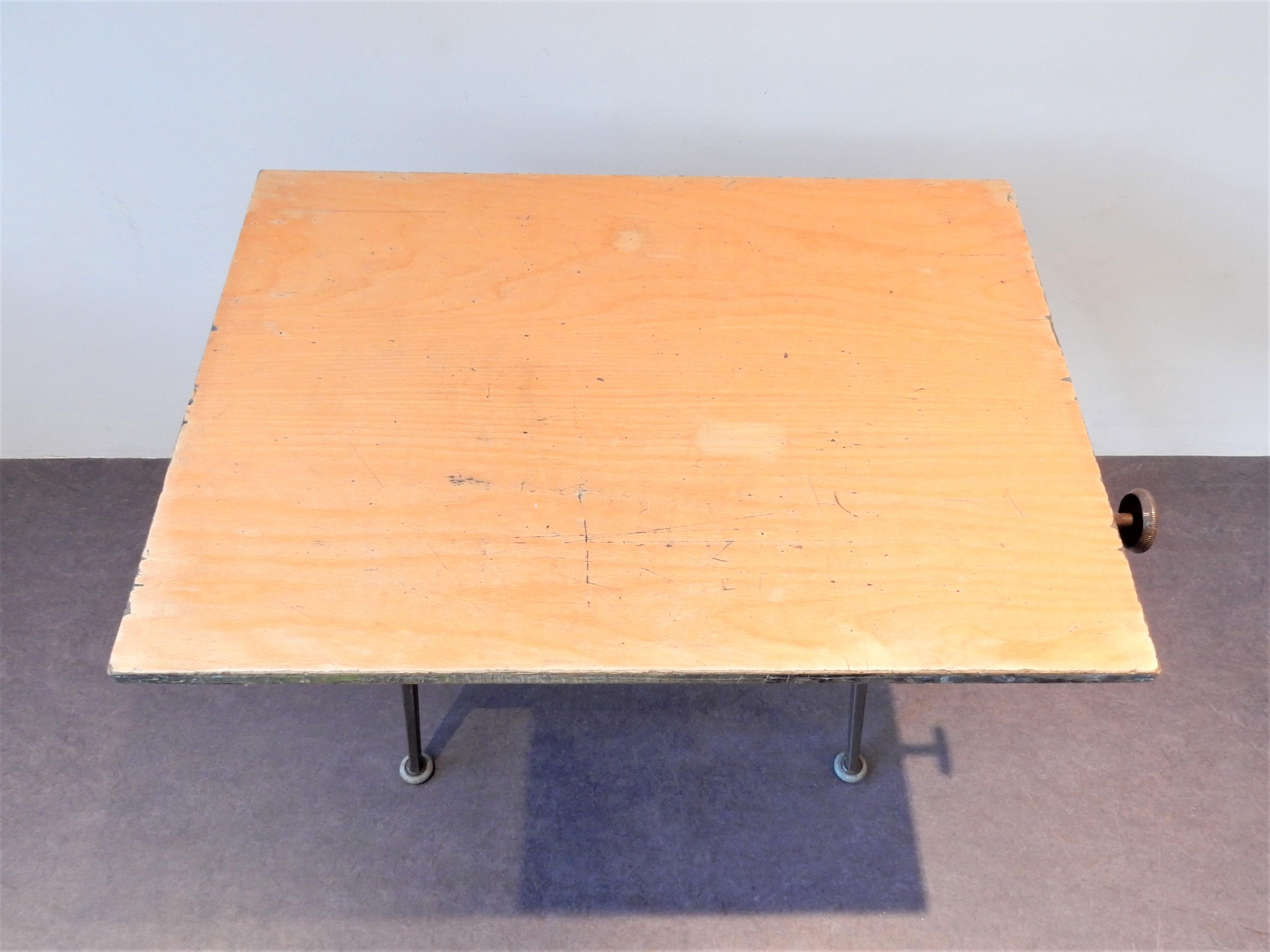 'Reply' Drafting Table by Friso Kramer and Wim Rietveld for Ahrend, Dutch design In Good Condition In Steenwijk, NL