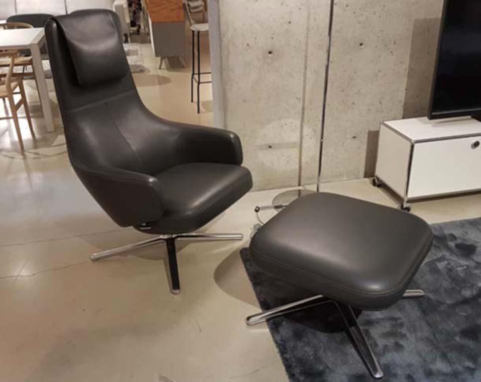 Swiss Repos and Ottoman Leather Lounge Chair, by Antonio Citterio from Vitra