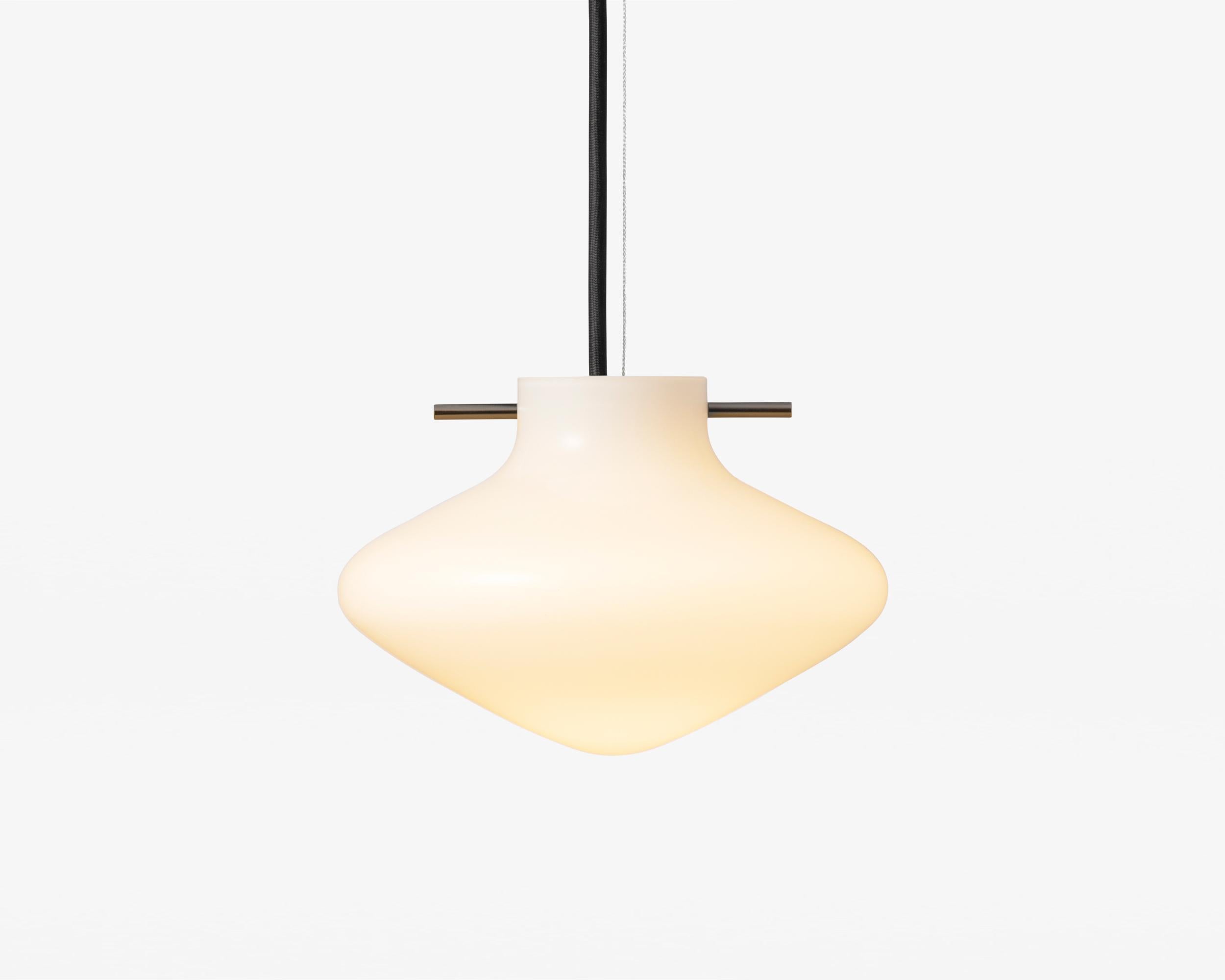 PENDANT LAMP REPOSE / 175 BY LYFA

Pendant lamp signed by GamFratesi for LYFA

Measures: D.175 mm H.118 mm
Opal glass / Black steel or Brass

Textile wire (black or white) 300cm
Light source: G9 max 60W (110V-230V)

-- 
REPOSE is a new