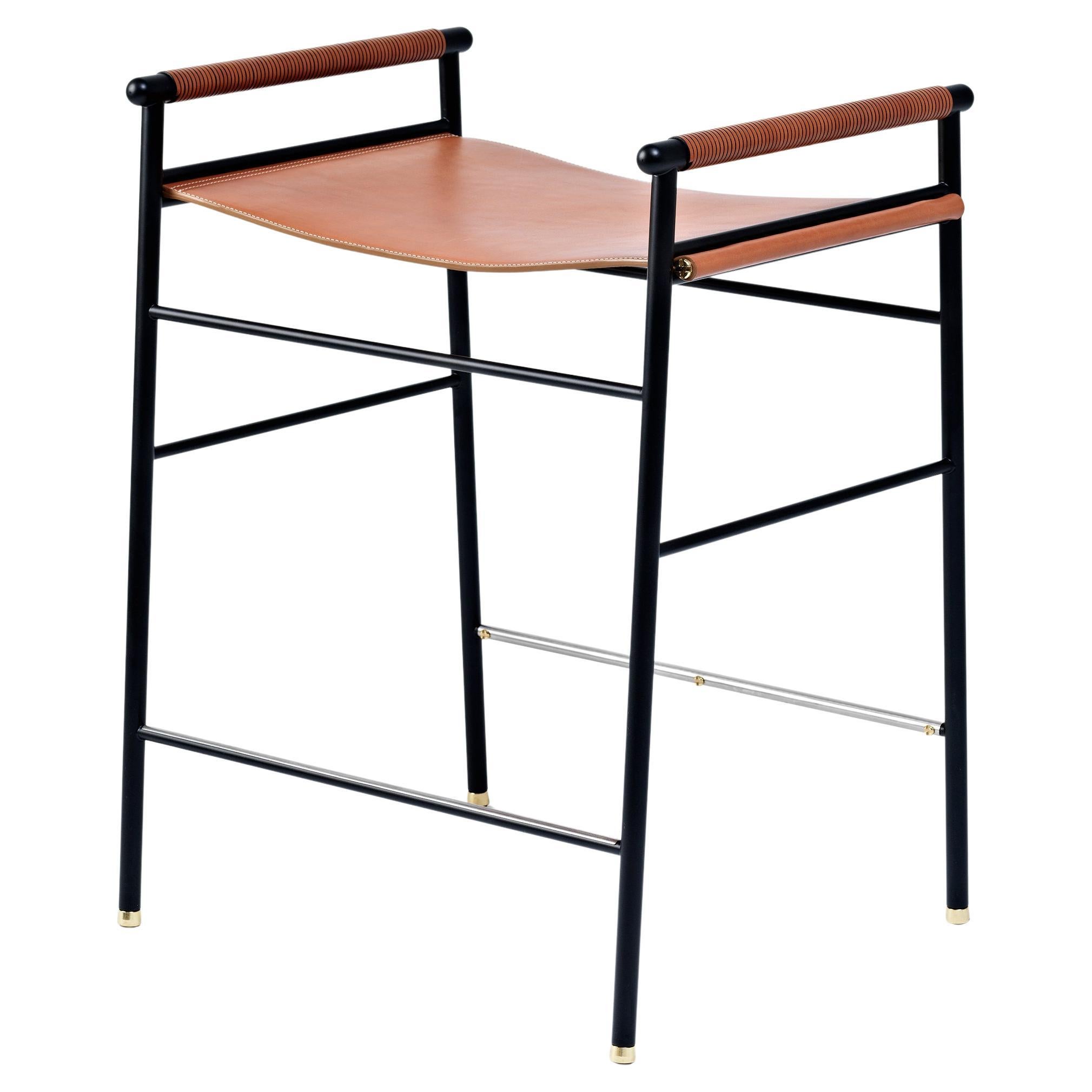 Tabouret de bar classique contemporain de comptoir, cuir naturel brun clair et métal en caoutchouc noir