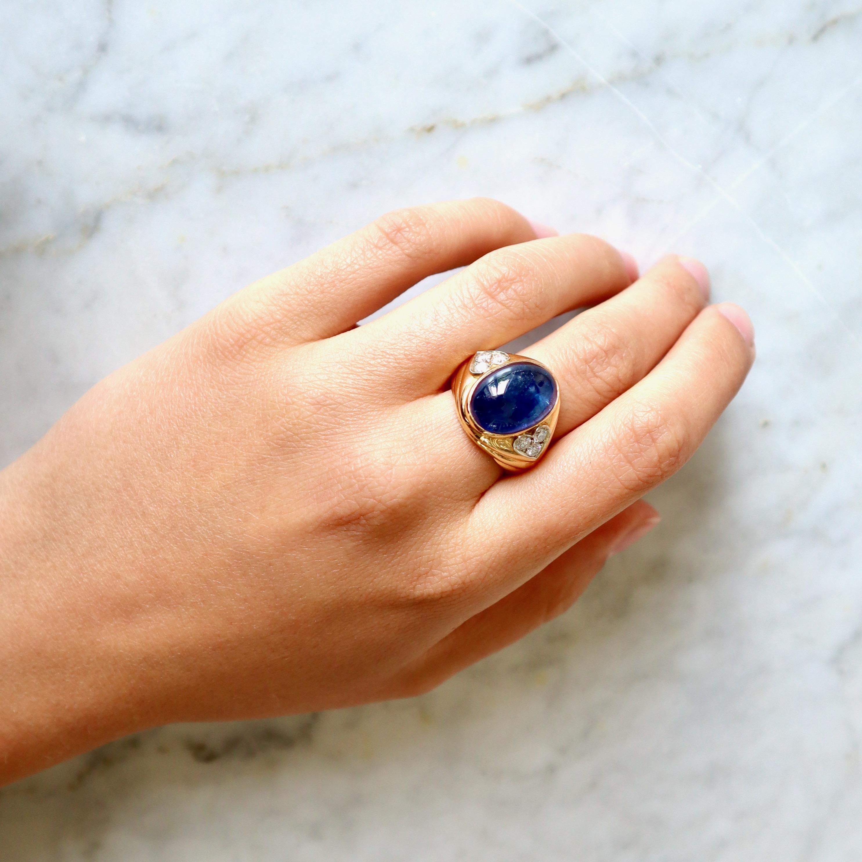 Repossi 18 Kt Yellow Gold Ring 10 Carats Sapphire and Diamonds Hearts In Good Condition For Sale In Paris, FR