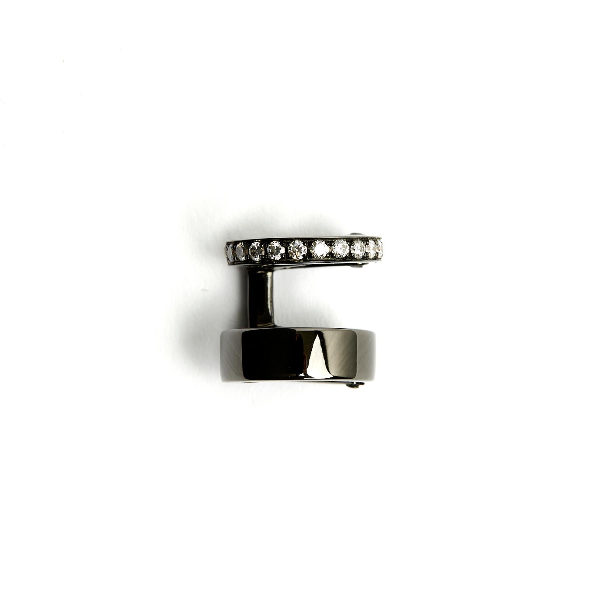 Repossi Clip-Ohrring Modell Berber aus Schwarzgold und Diamanten im Brillantschliff. Höhe 1,2 cm x Durchmesser 1,2 cm, Gewicht 4,63 gr. Der Ohrring ist vollkommen neu, wird mit Zertifikat und Reiseetui geliefert, ist wunderschön und rockt gut unter