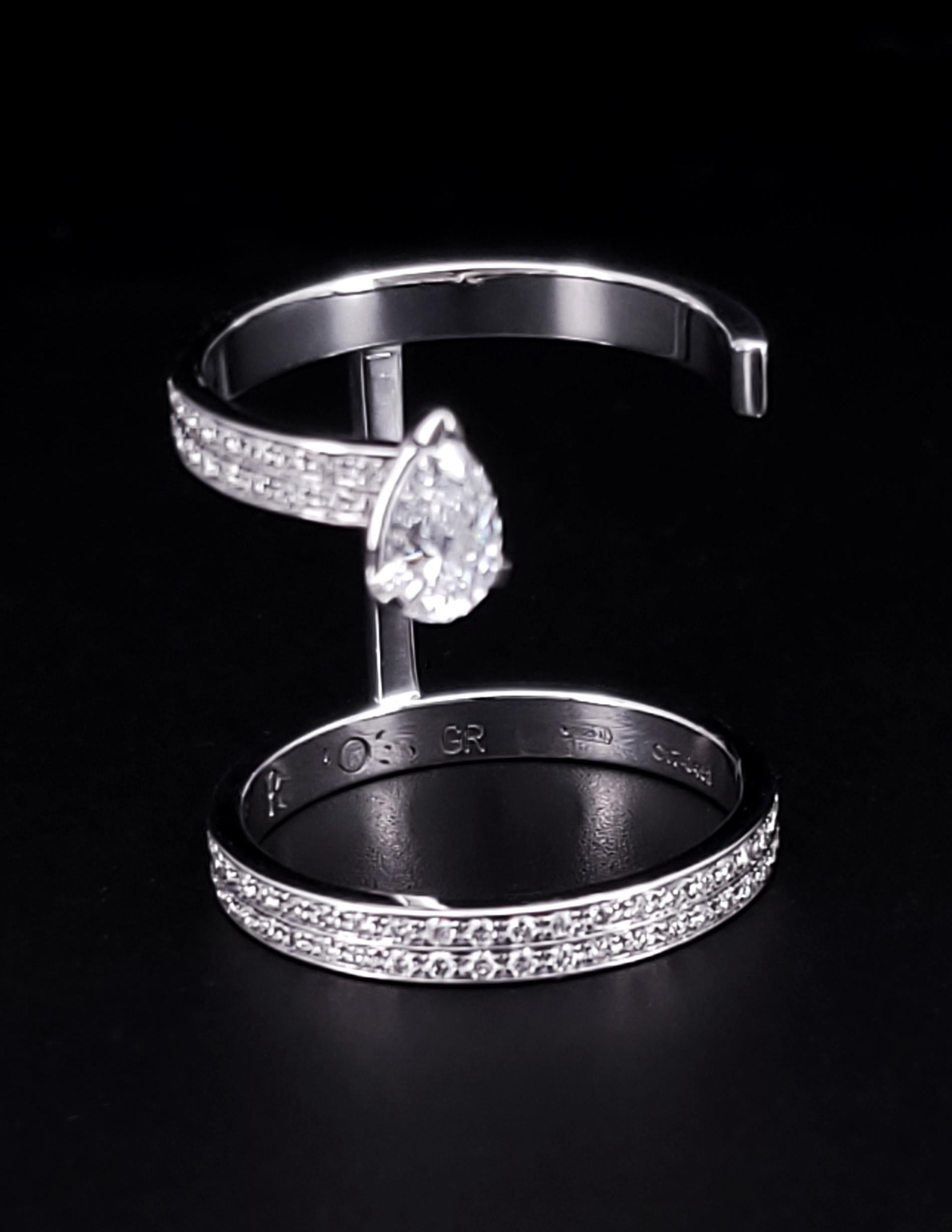 Repossi Serti sur Vide Ring in White Gold Paved with Diamonds In Excellent Condition For Sale In New York, NY