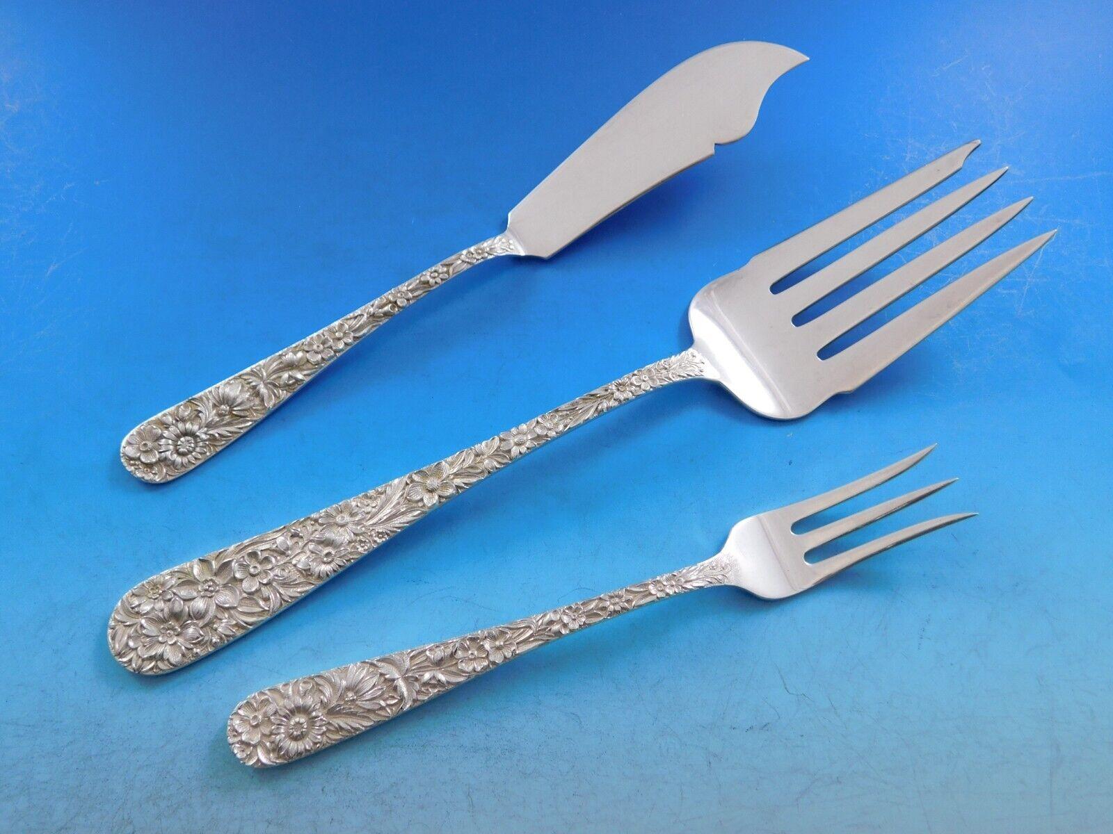 Service de couverts en argent sterling repoussé de Kirk 106 pièces en vente 2