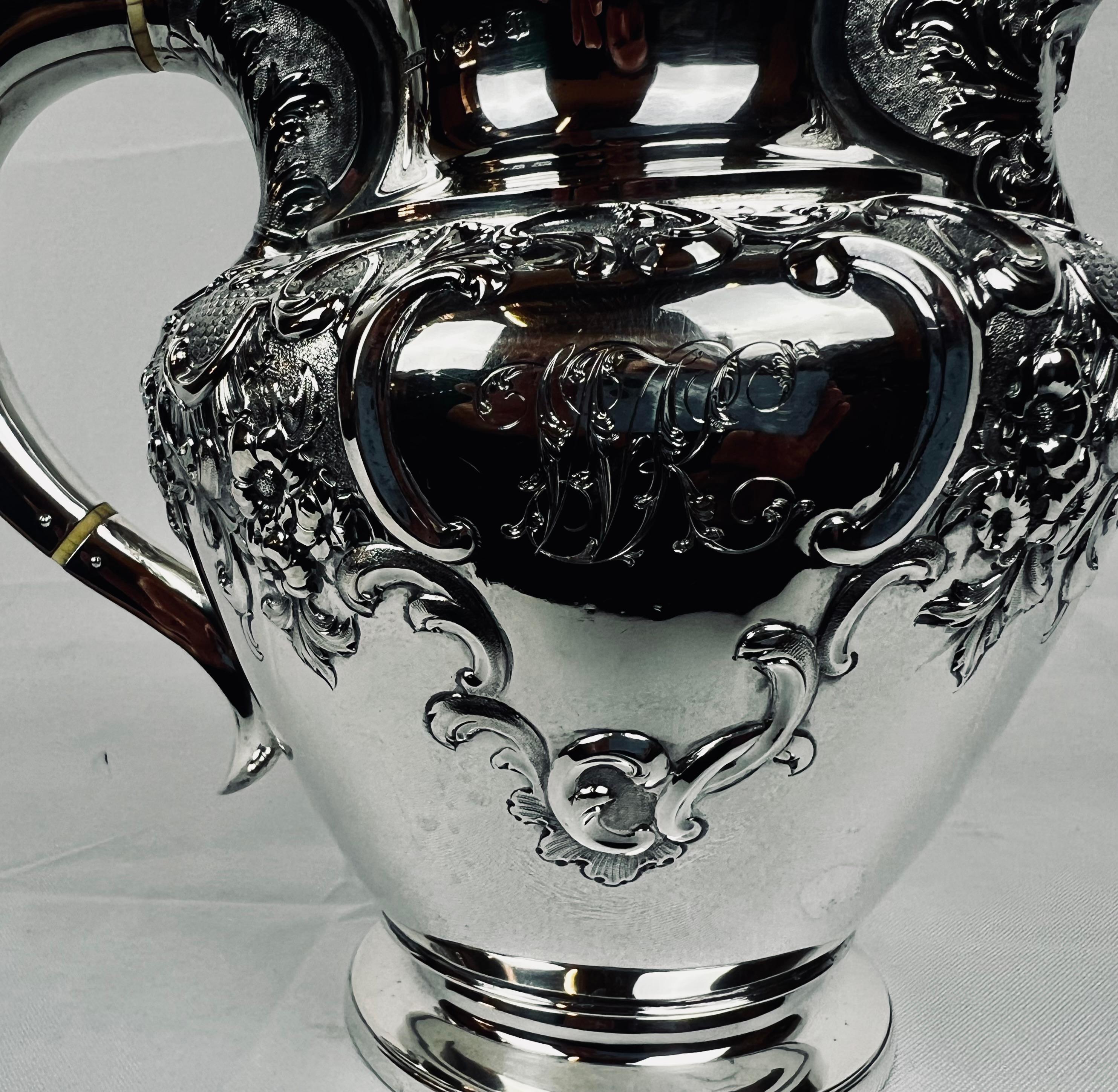 Cafetière repoussée fabriquée à Édimbourg, en Écosse, par James & William Marshall en vente 1