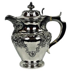 Cafetière repoussée fabriquée à Édimbourg, en Écosse, par James & William Marshall