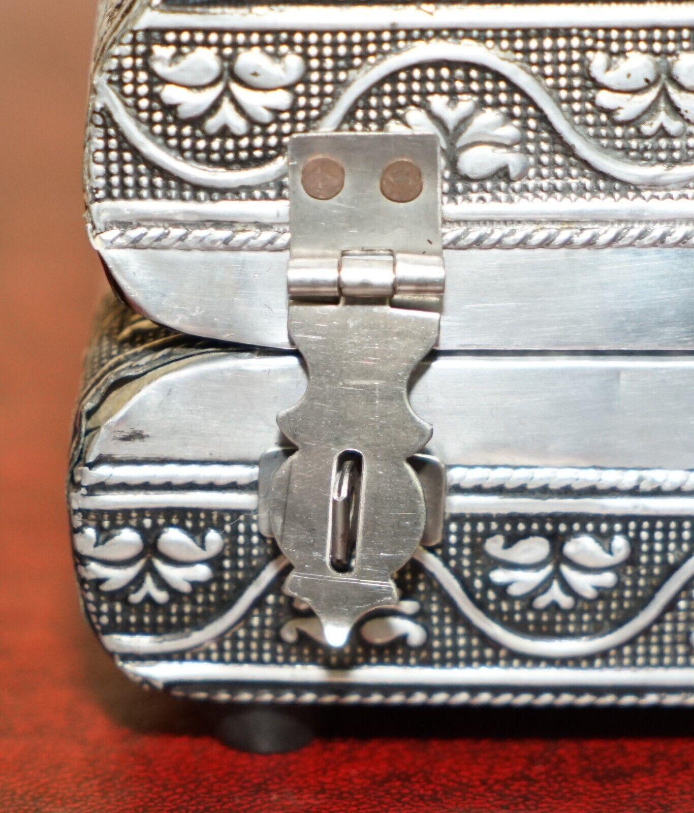 REPOUSSE INDiAN SILVER STACK OF BOOKS HIDDEN JEWELLERY BOX STORAGE LOVELY FIND 3