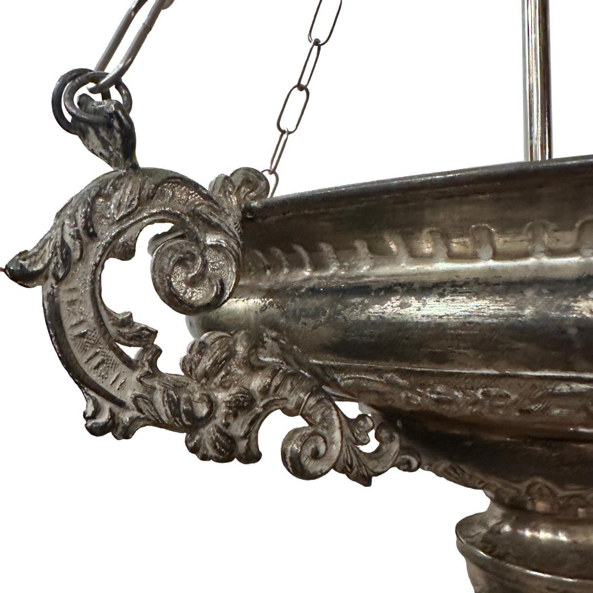 Apparecchio di illuminazione in metallo Repoussé Silver in vendita 1