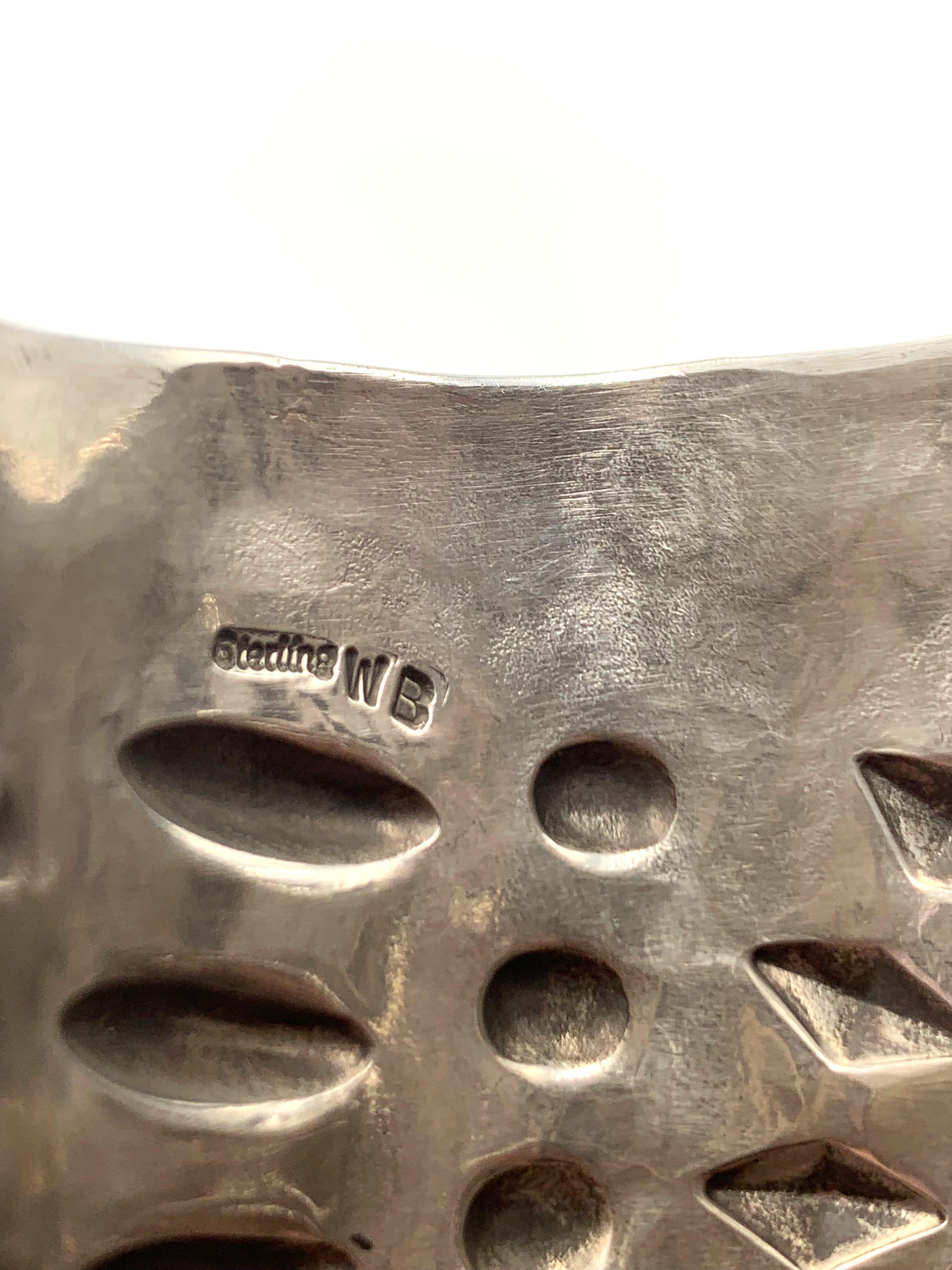Repousse Sterling Silver Cuff by Wilbert Benally en venta 3