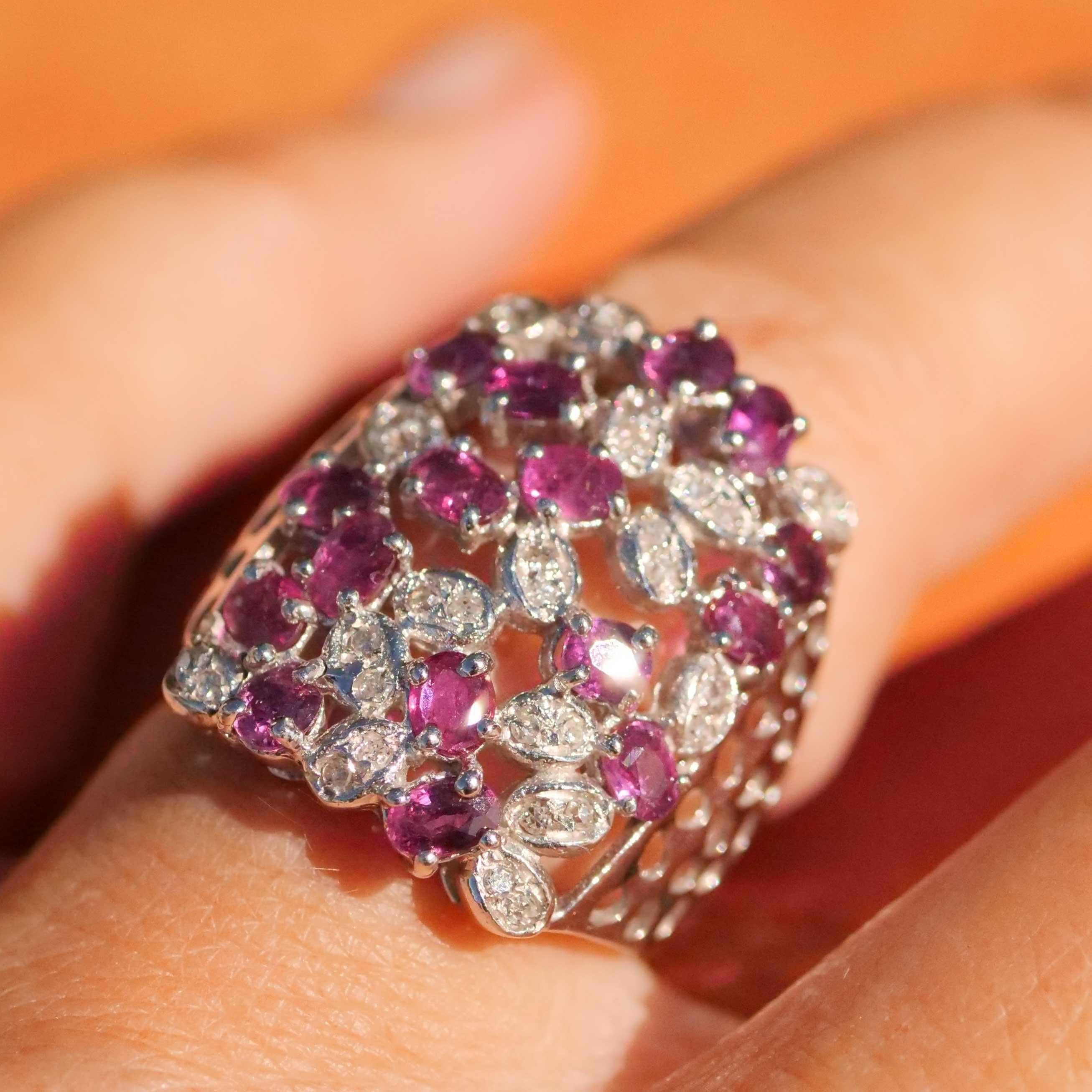 Rappresentante 2,50 ct Rubino Diamante Anello di un tipo speciale 18 kt 22x23 mm in vendita 5