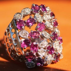 Representative 2.50 ct Ruby Diamond Ring of a special kind 18 kt 22x23 mm