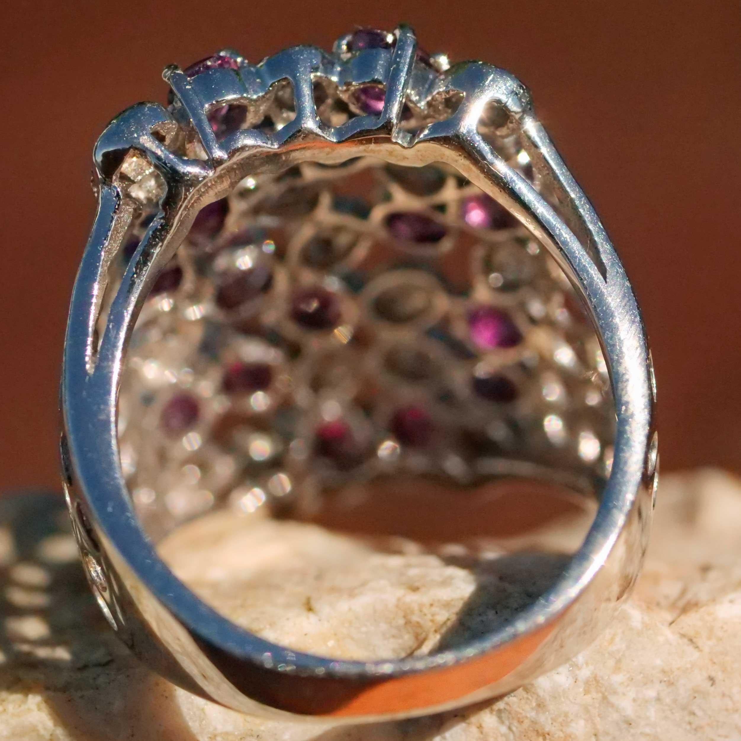 Rappresentante 2,50 ct Rubino Diamante Anello di un tipo speciale 18 kt 22x23 mm in vendita 1