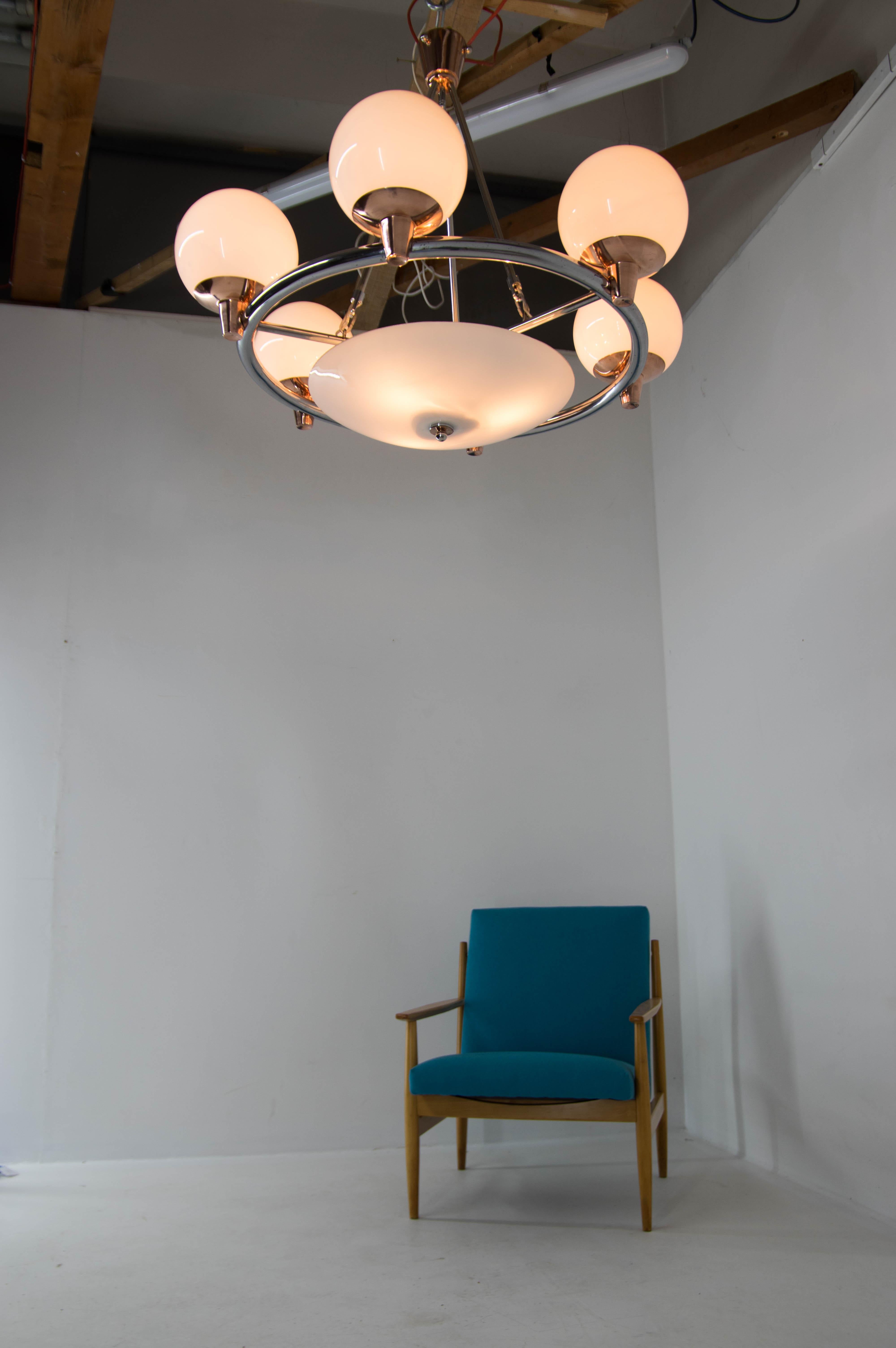 Representative Large Art Deco Chandelier, 1930s For Sale 6