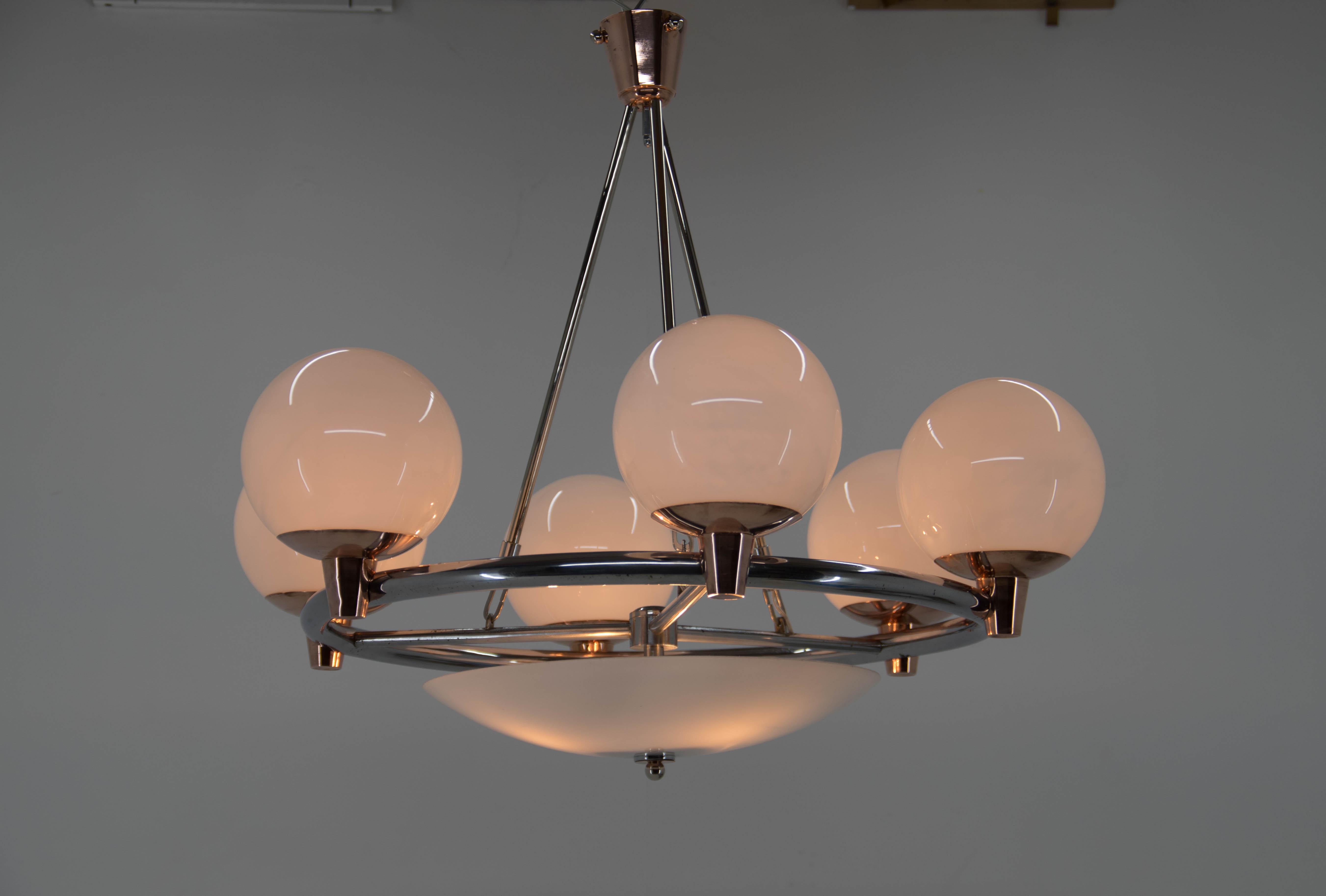 Mid-20th Century Representative Large Art Deco Chandelier, 1930s For Sale