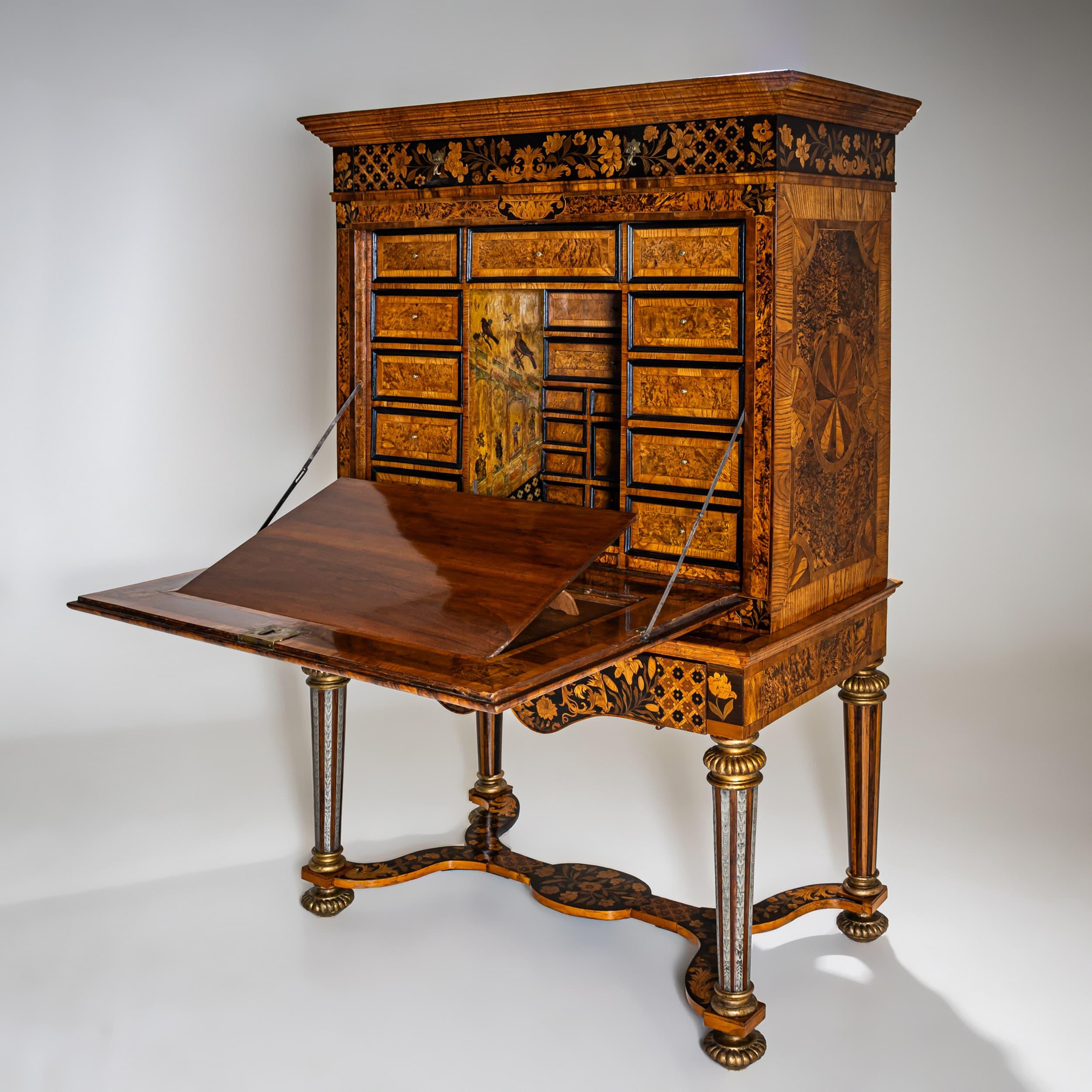 Veneer Representative Secretaire, William and Mary Period (1689–1702), London c. 1690 For Sale