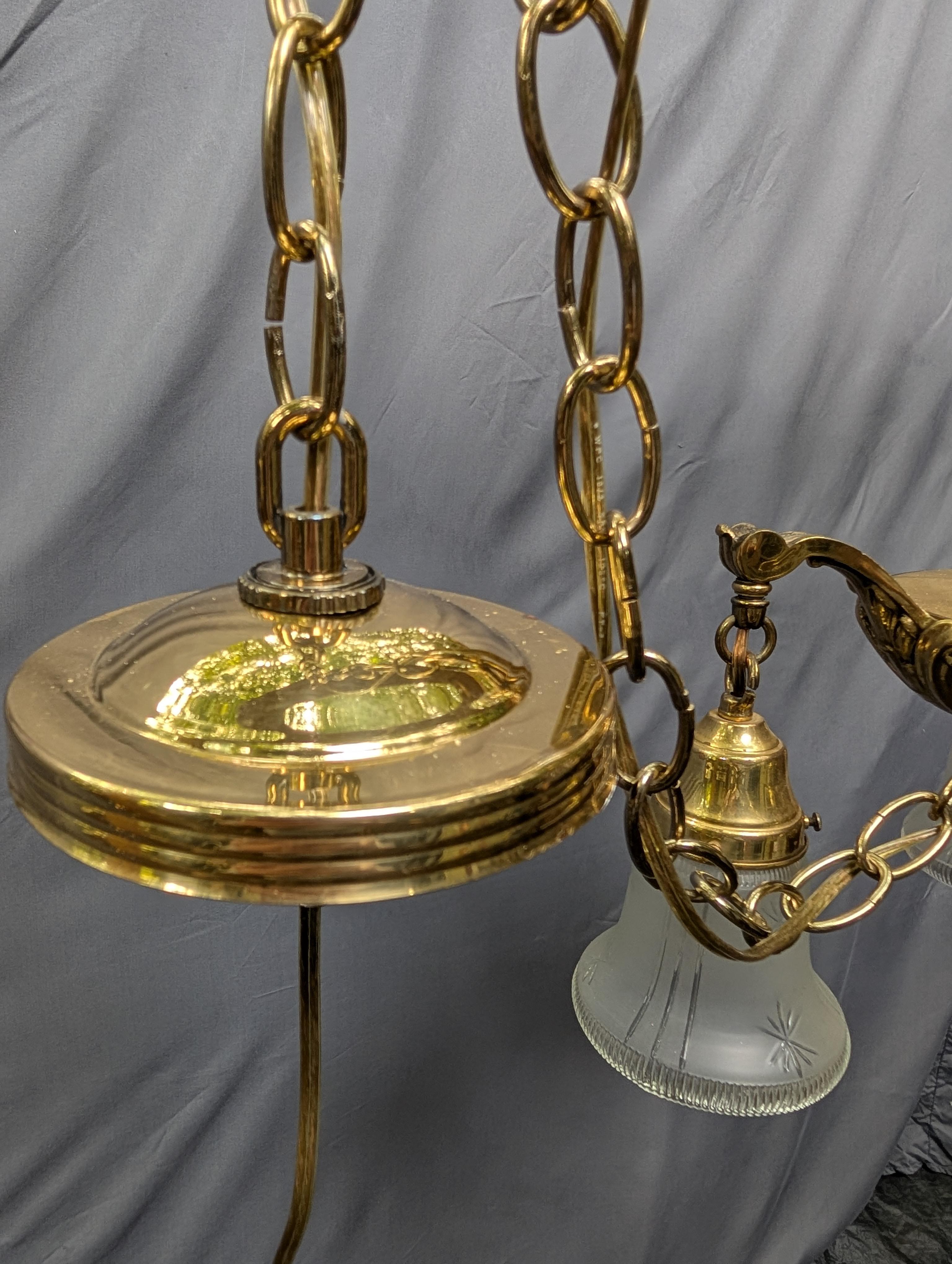 Reproducción de latón Victoriana Lámpara colgante de 3 luces en venta 6