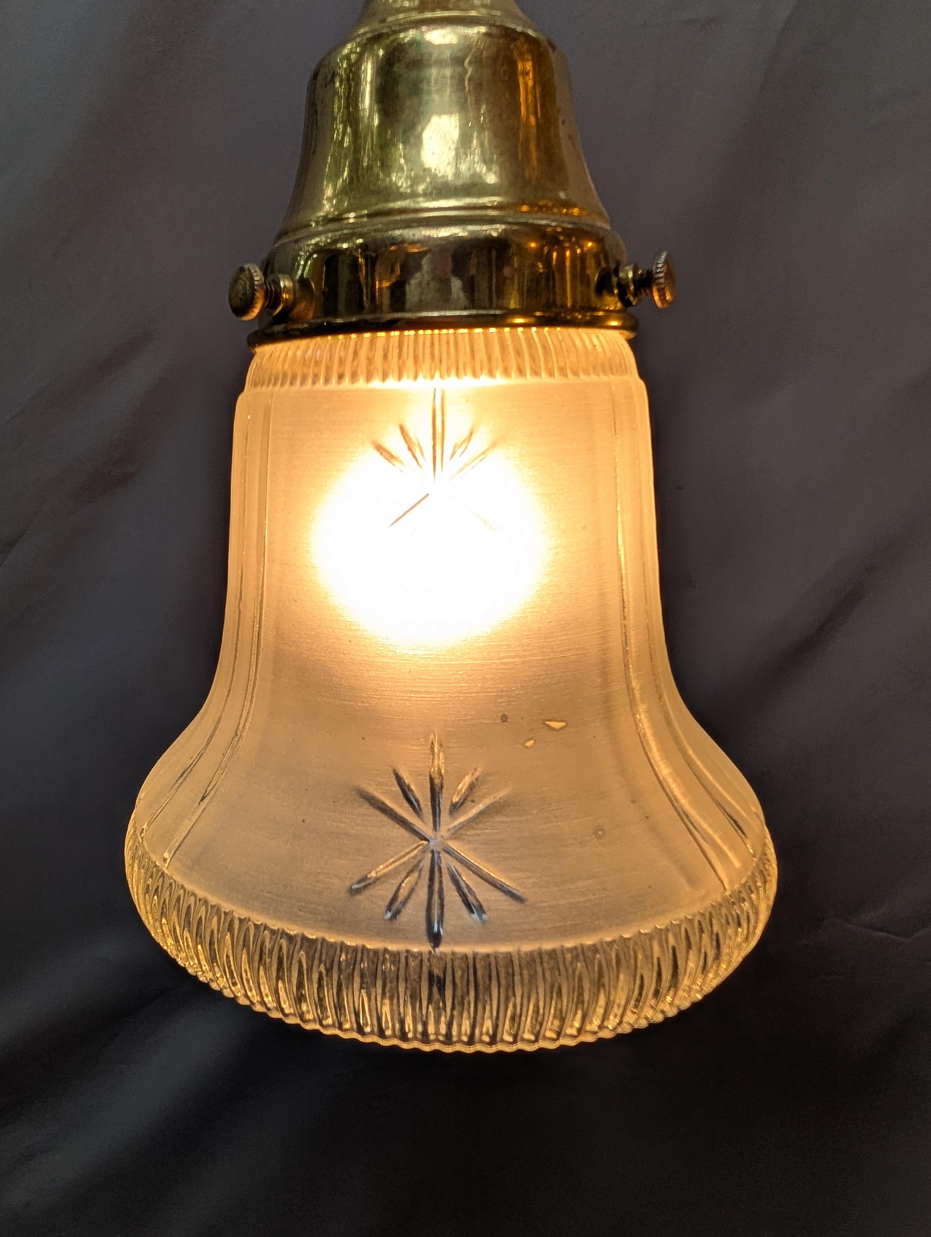 Reproducción de latón Victoriana Lámpara colgante de 3 luces en venta 10