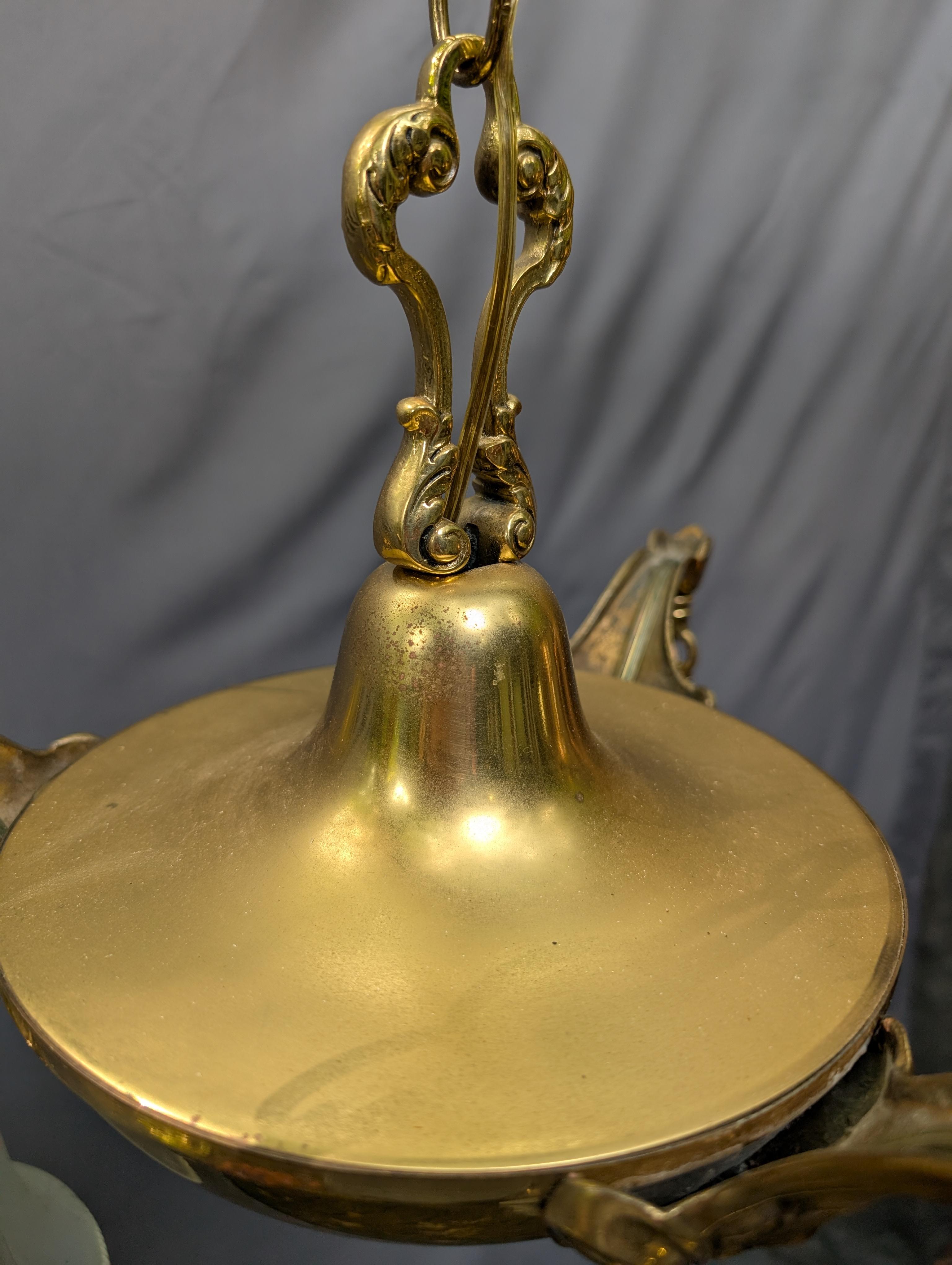 Reproducción de latón Victoriana Lámpara colgante de 3 luces siglo XX en venta