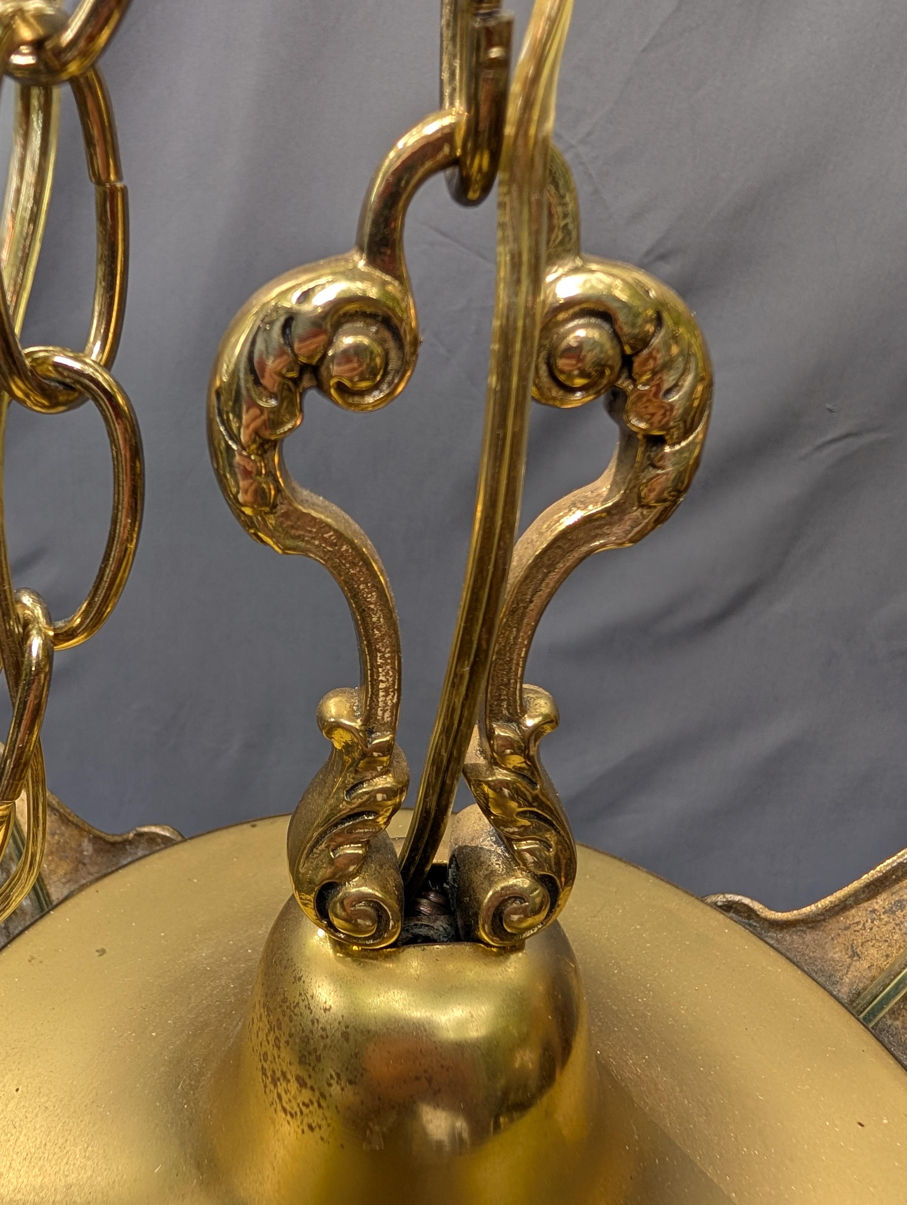 Reproducción de latón Victoriana Lámpara colgante de 3 luces en venta 3