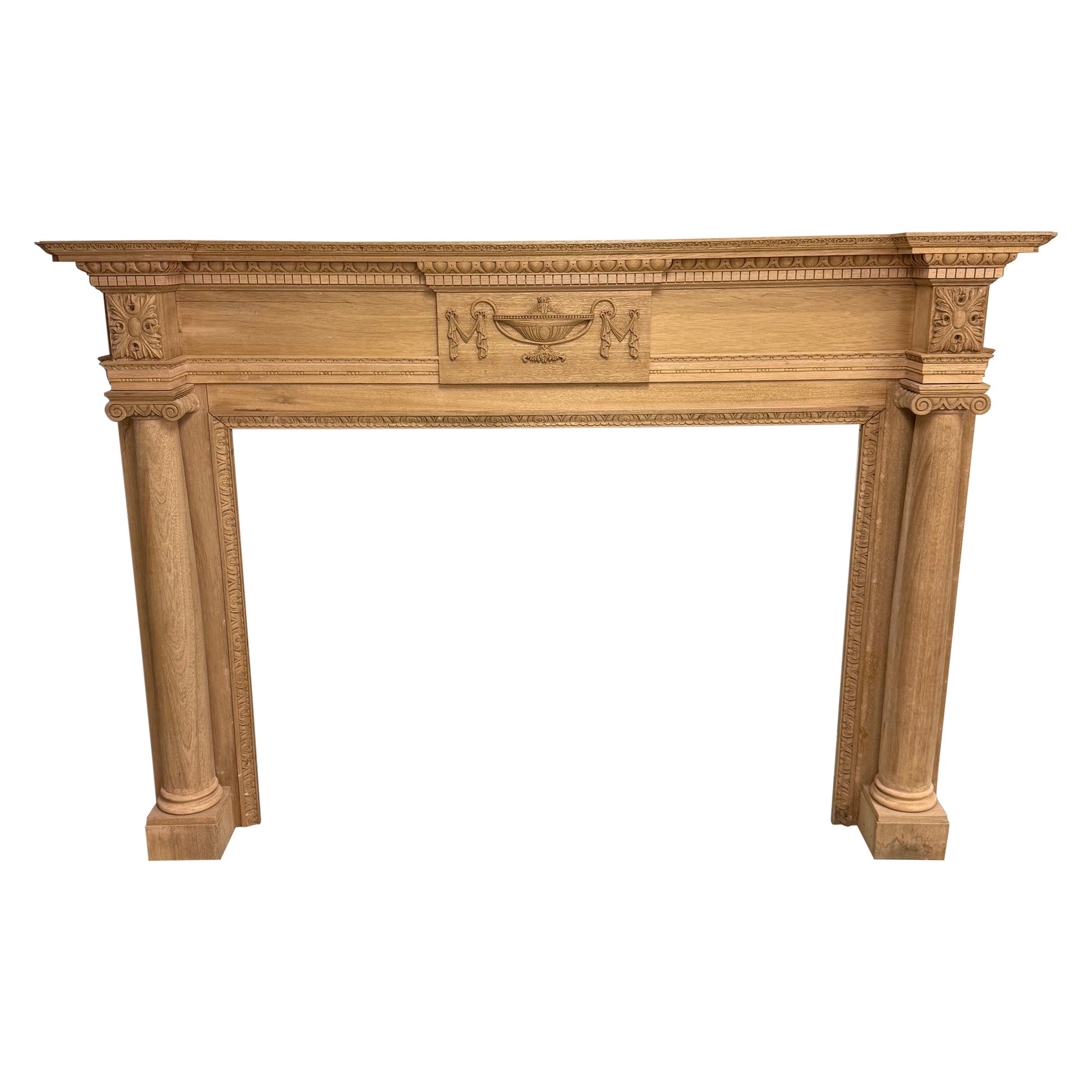 Carved Camini e cornici per camini