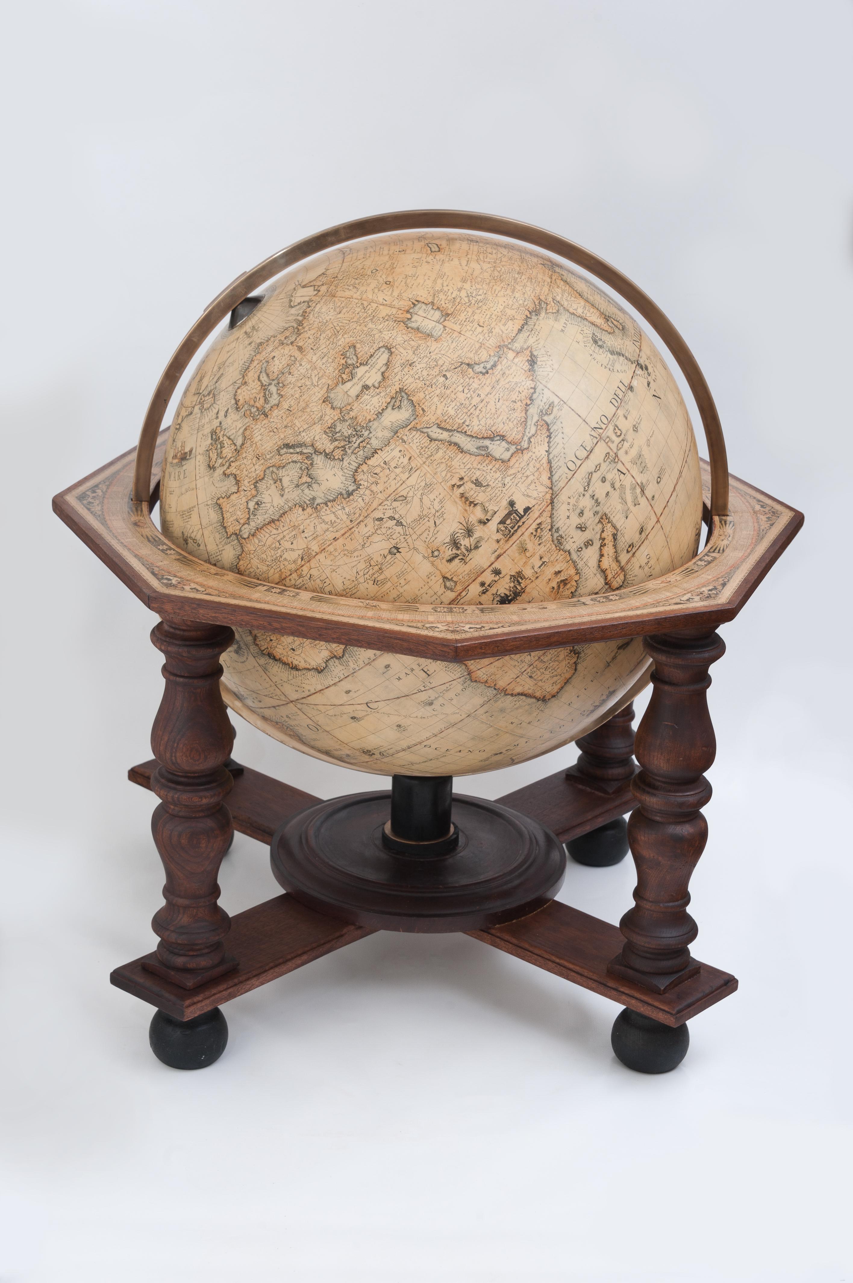 Reproduction Coronelli Library globe In New Condition For Sale In Newport, GB