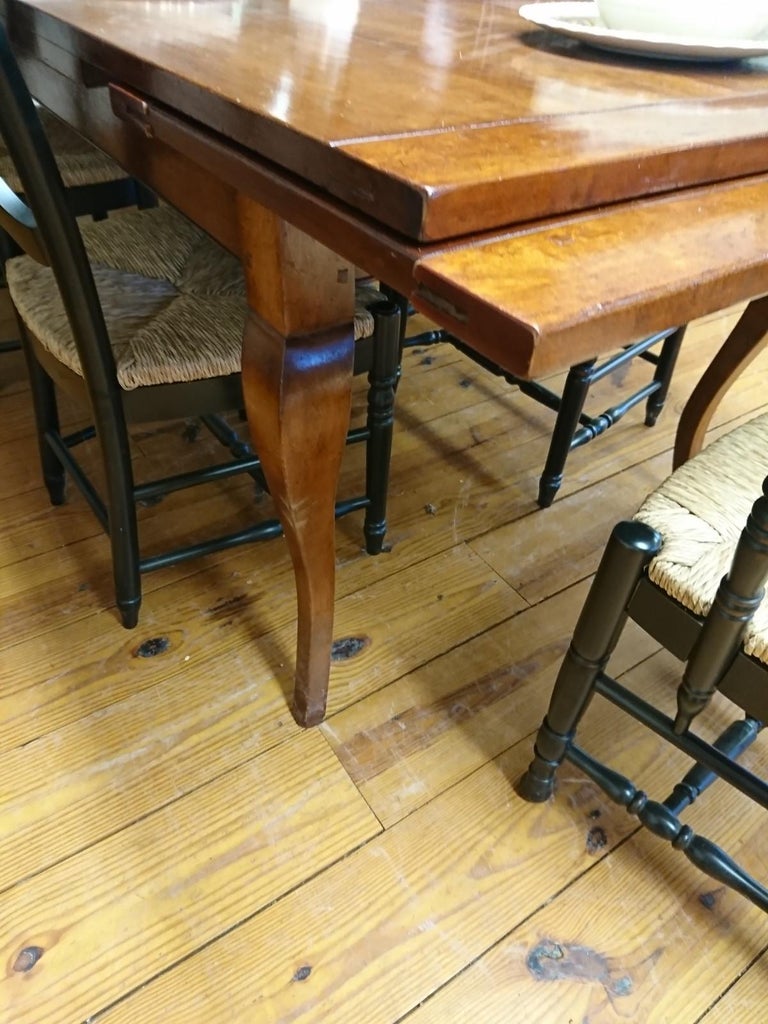 Reproduction Dining Table with Two Extending Leaves For Sale at 1stDibs
