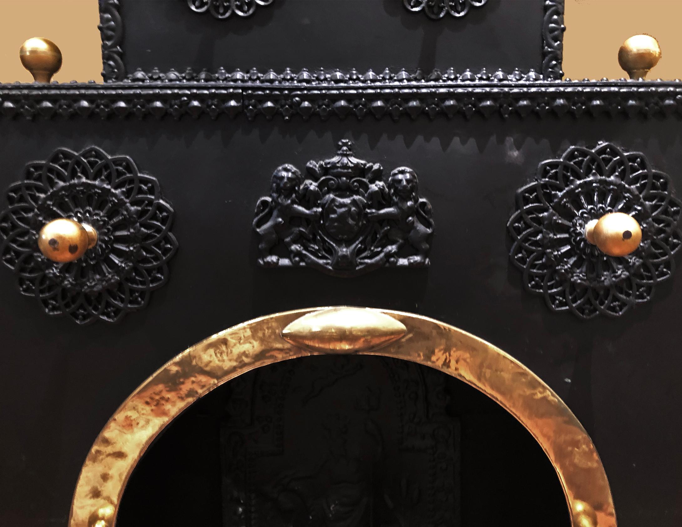 Reproduction English Coal Stove/Fireplace circa 1640, Contemporary Gas Fired In Good Condition In Plymouth, MA