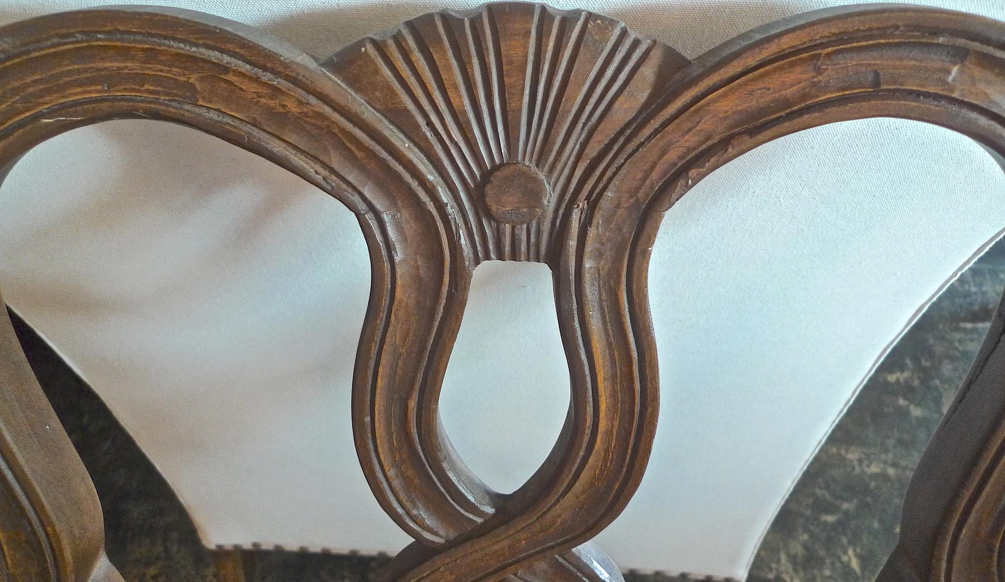 Reproduction de chaise de salle à manger française de style Louis XVI sculptée à la main avec assise en jonc en vente 7