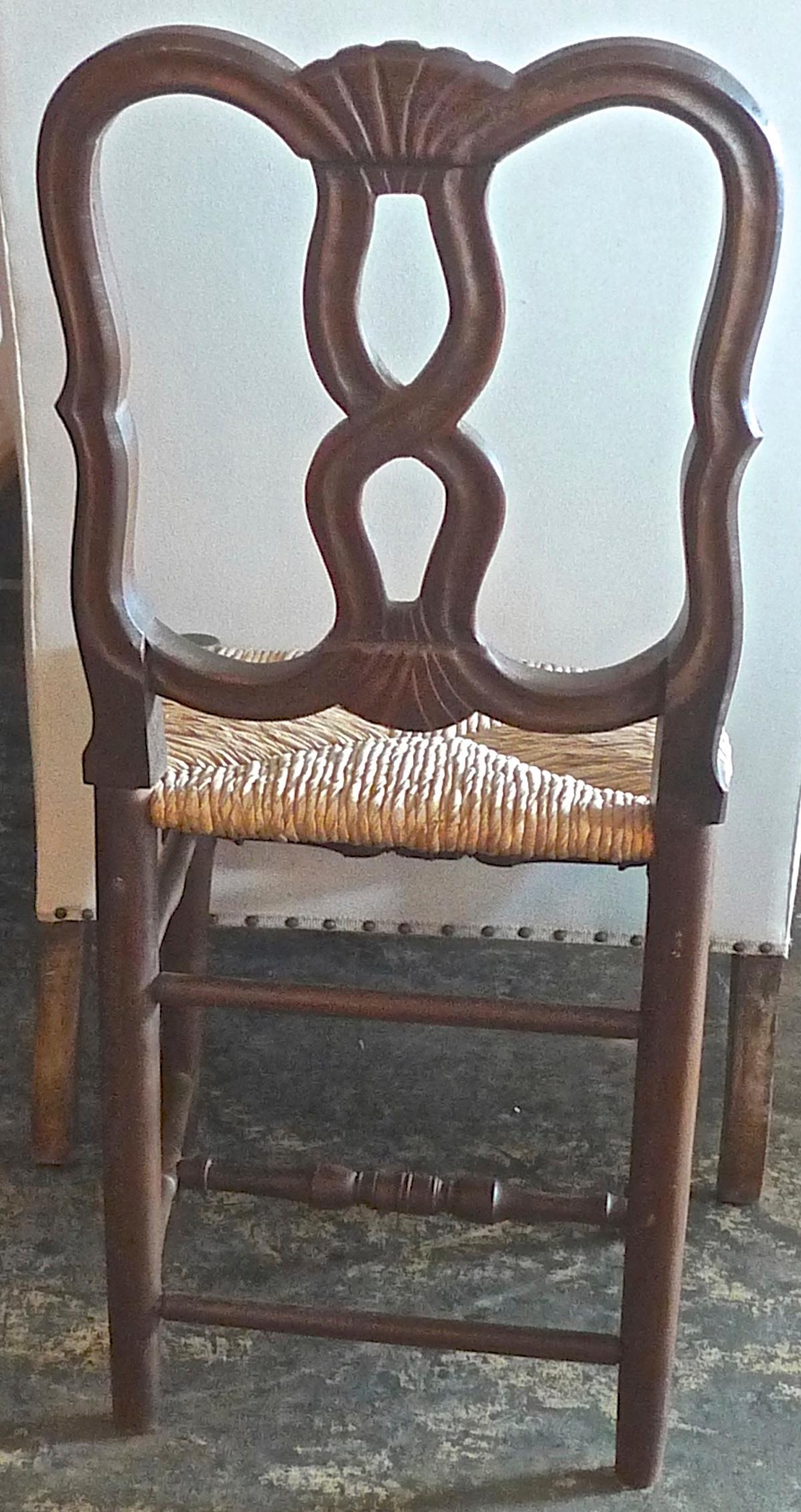 Reproduktion Französisch Louis XVI Stil Hand geschnitzt Dining Chair mit Binsen Sitz (amerikanisch) im Angebot