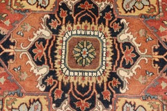 Gran diseño Heriz-Serapi con medallón geométrico de Keivan Woven Arts