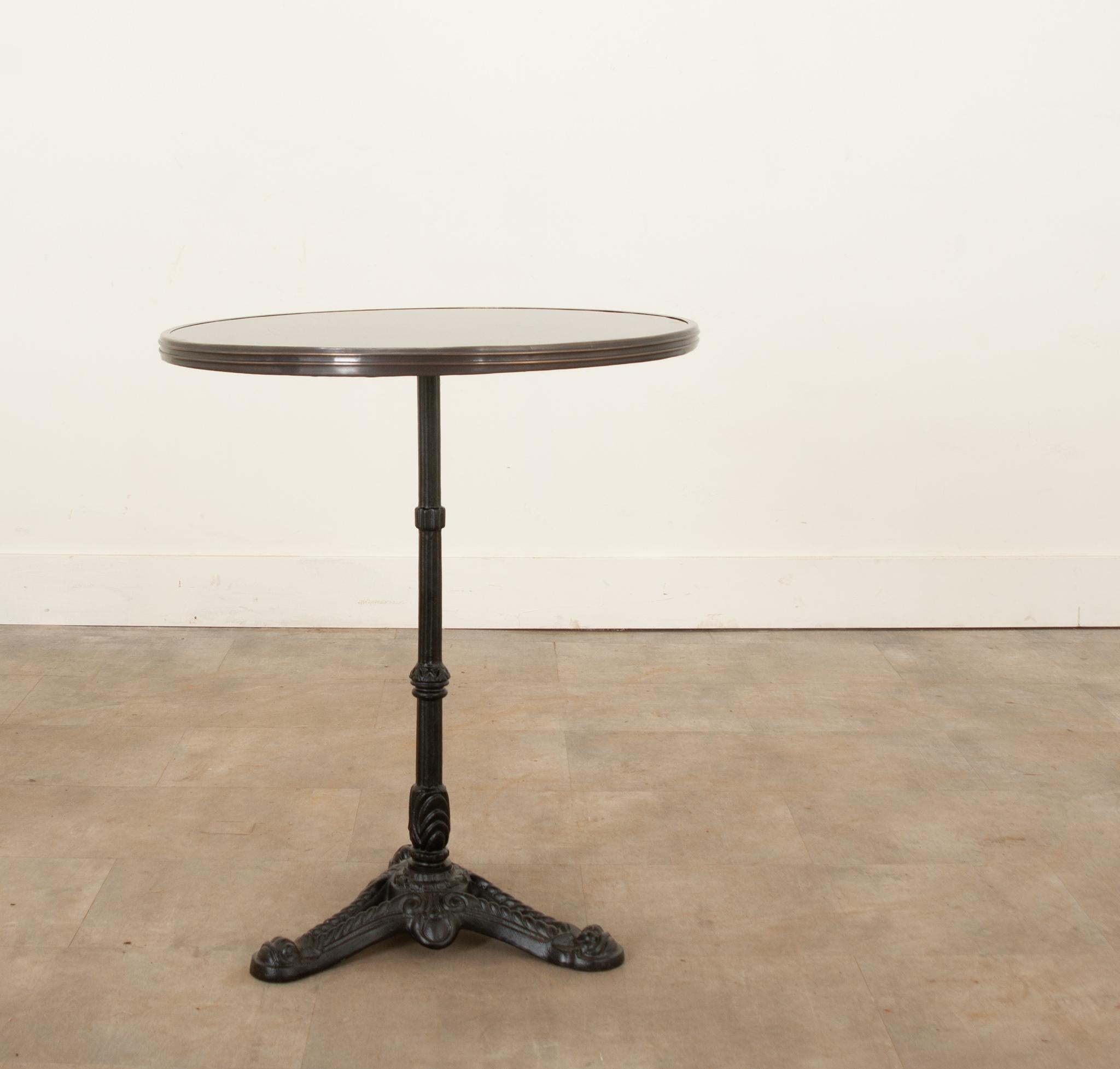 Reproduction Iron and Marble Bistro Table In Good Condition For Sale In Baton Rouge, LA
