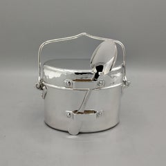 Reproduktion aus massivem 800er Silber einer alten italienischen Militärrationendose und eines Löffels