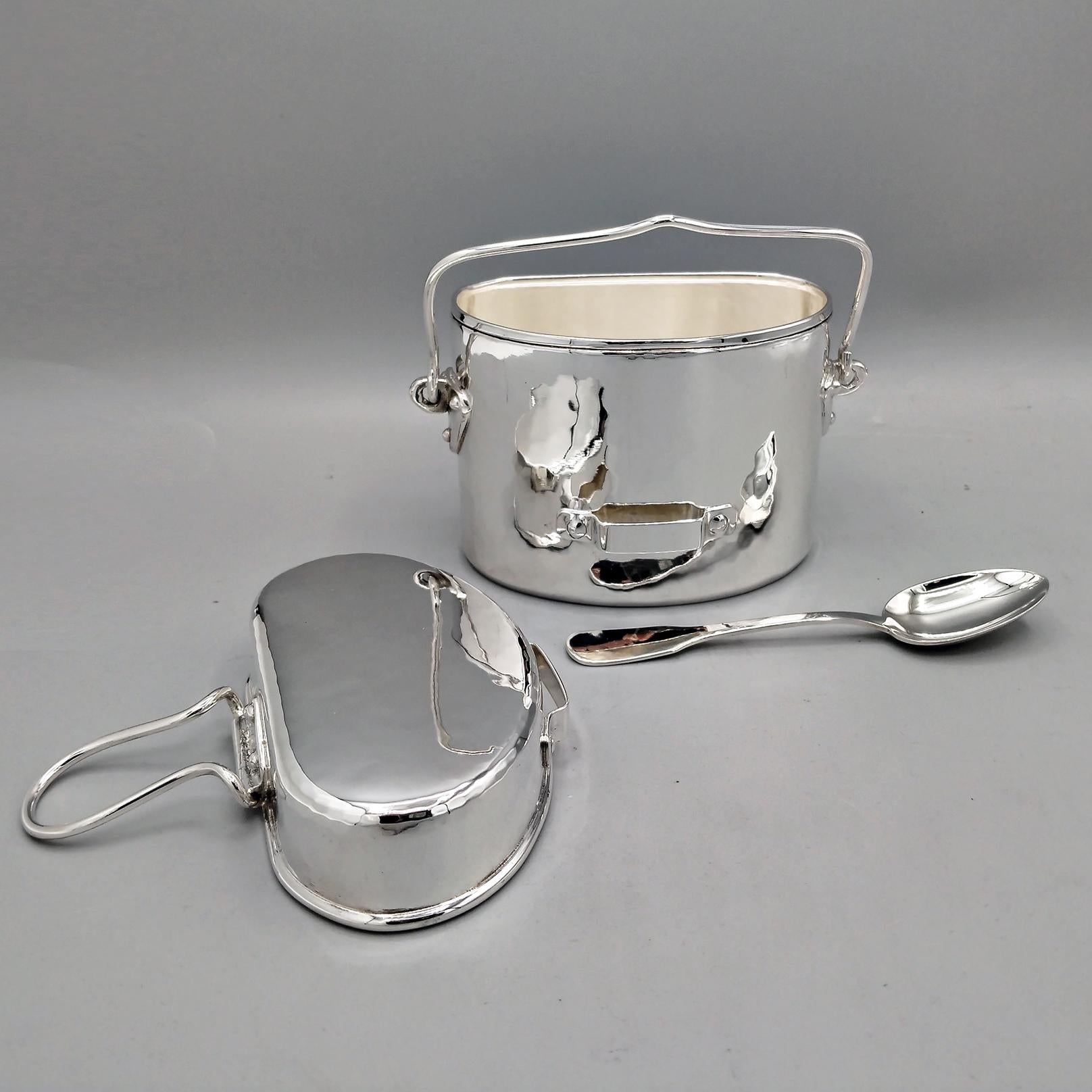 Reproducción en plata 800 maciza de una antigua caja y cuchara de racionamiento militar italiana Contemporáneo en venta