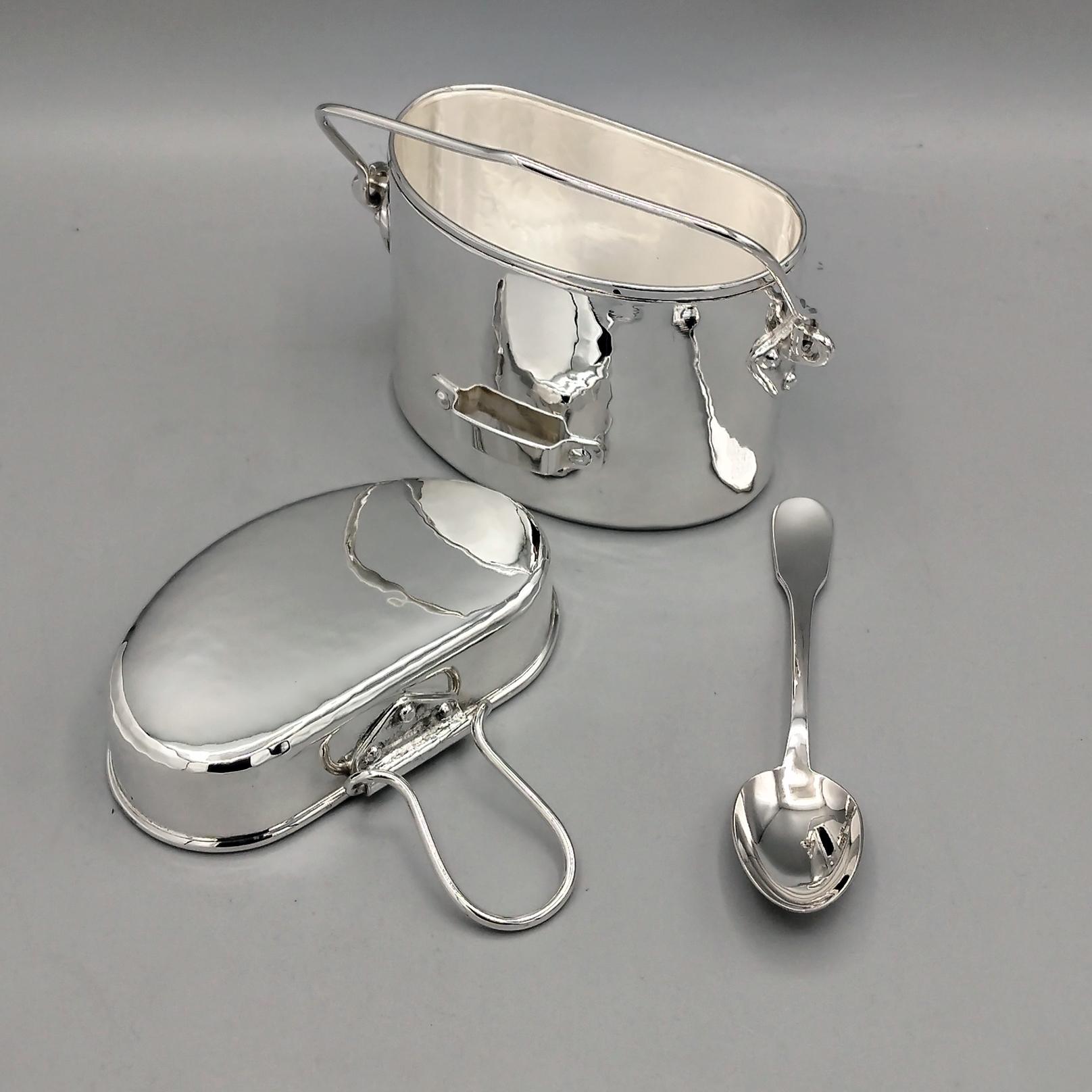 Reproducción en plata 800 maciza de una antigua caja y cuchara de racionamiento militar italiana en venta 1
