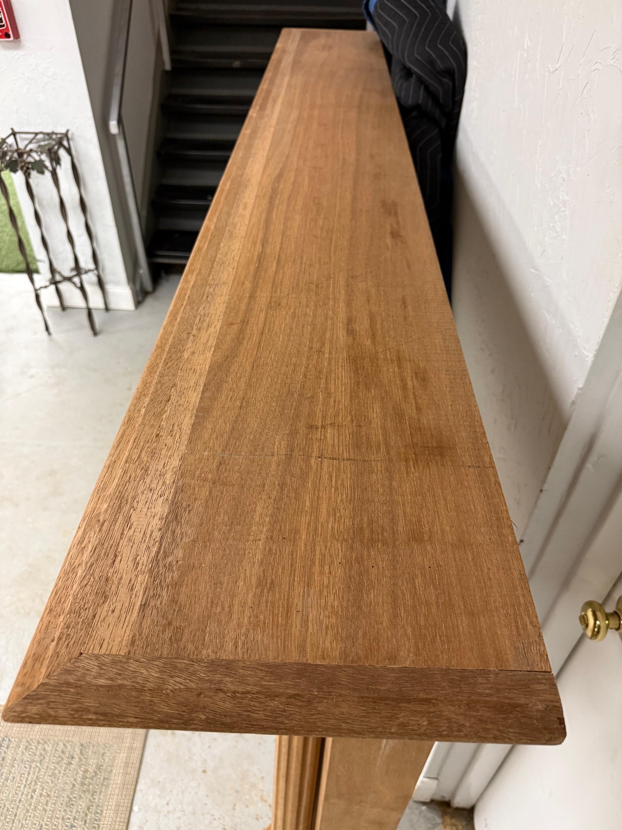 Reproduction Mahogany Fireplace Mantel with Fluted Columns and Carved Capitals For Sale 7