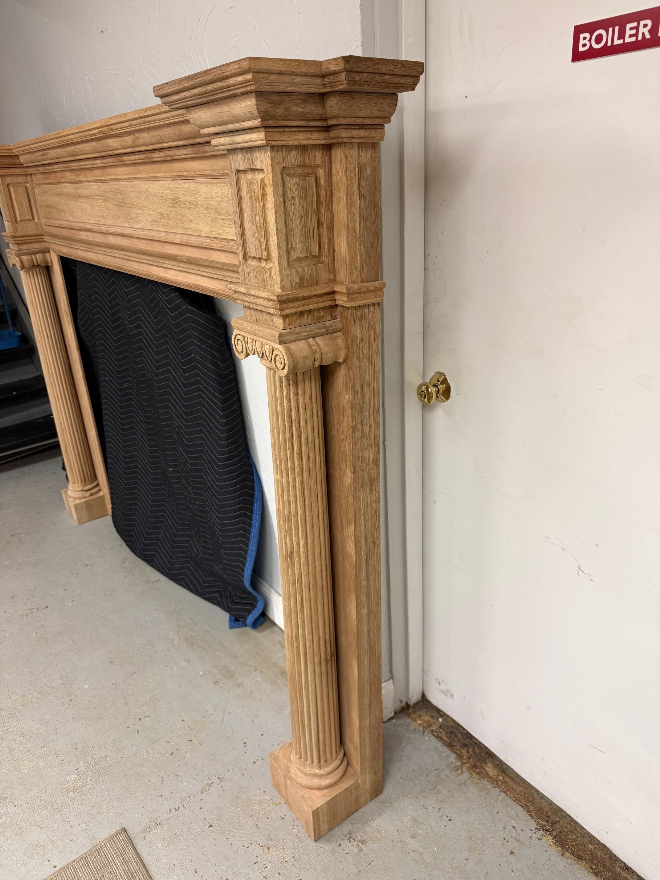 Reproduction Mahogany Fireplace Mantel with Fluted Columns and Carved Capitals in vendita 6