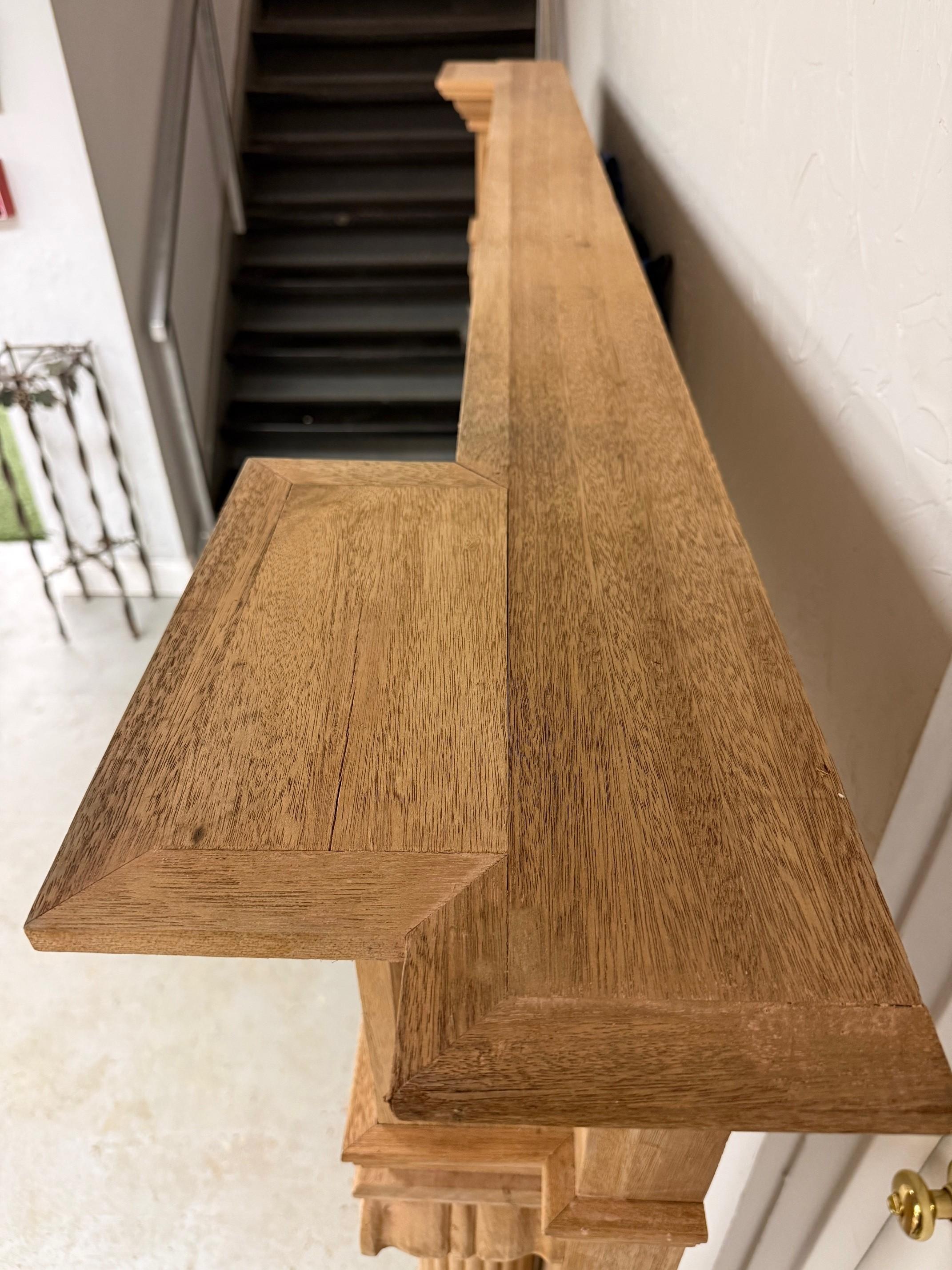 Reproduction Mahogany Fireplace Mantel with Fluted Columns and Carved Capitals in vendita 9